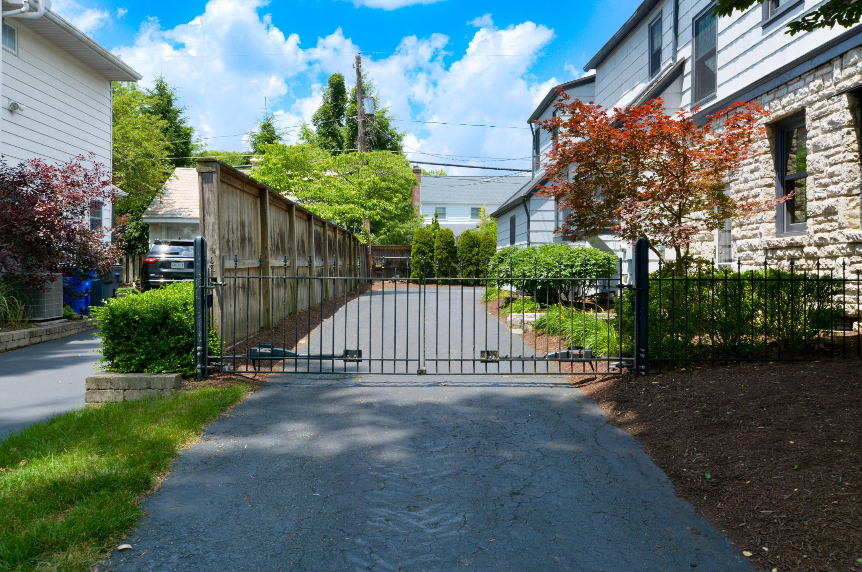 1826 Baldridge Rd, Columbus OH 43221-3811 exterior