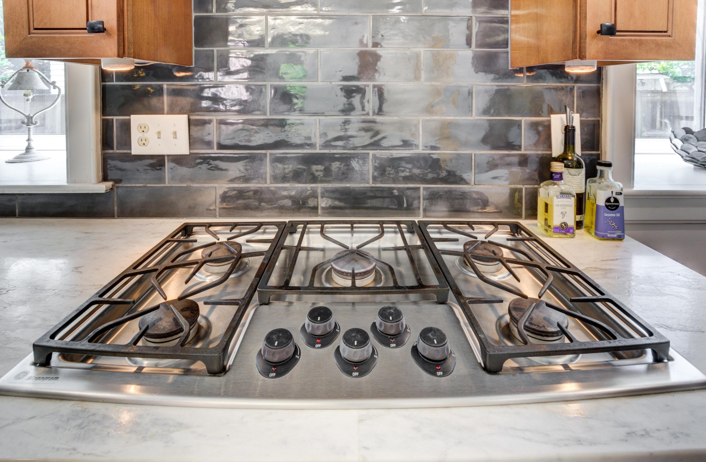 1826 Baldridge Rd, Columbus OH 43221-3811 exterior