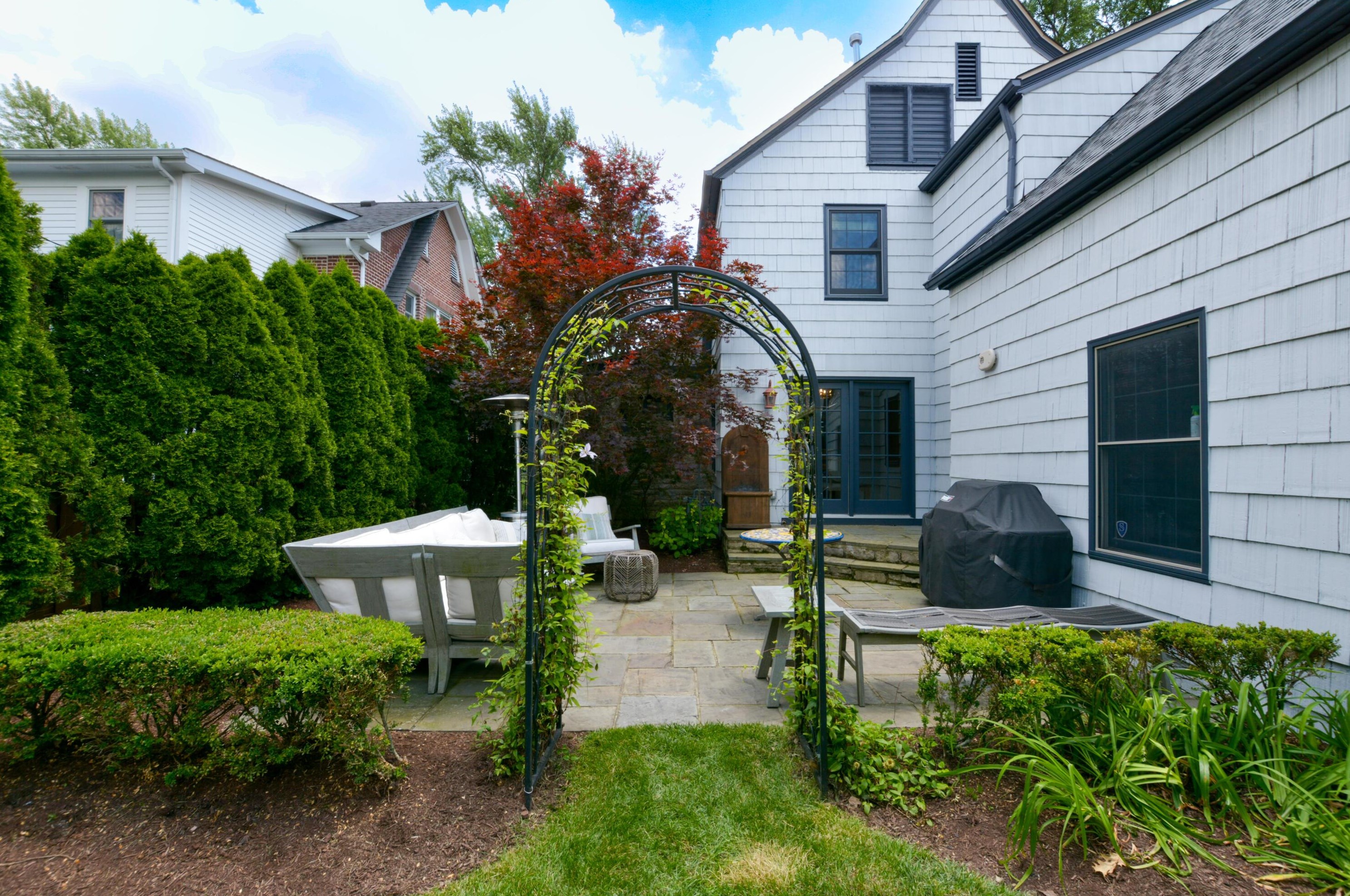 1826 Baldridge Rd, Columbus OH 43221-3811 exterior