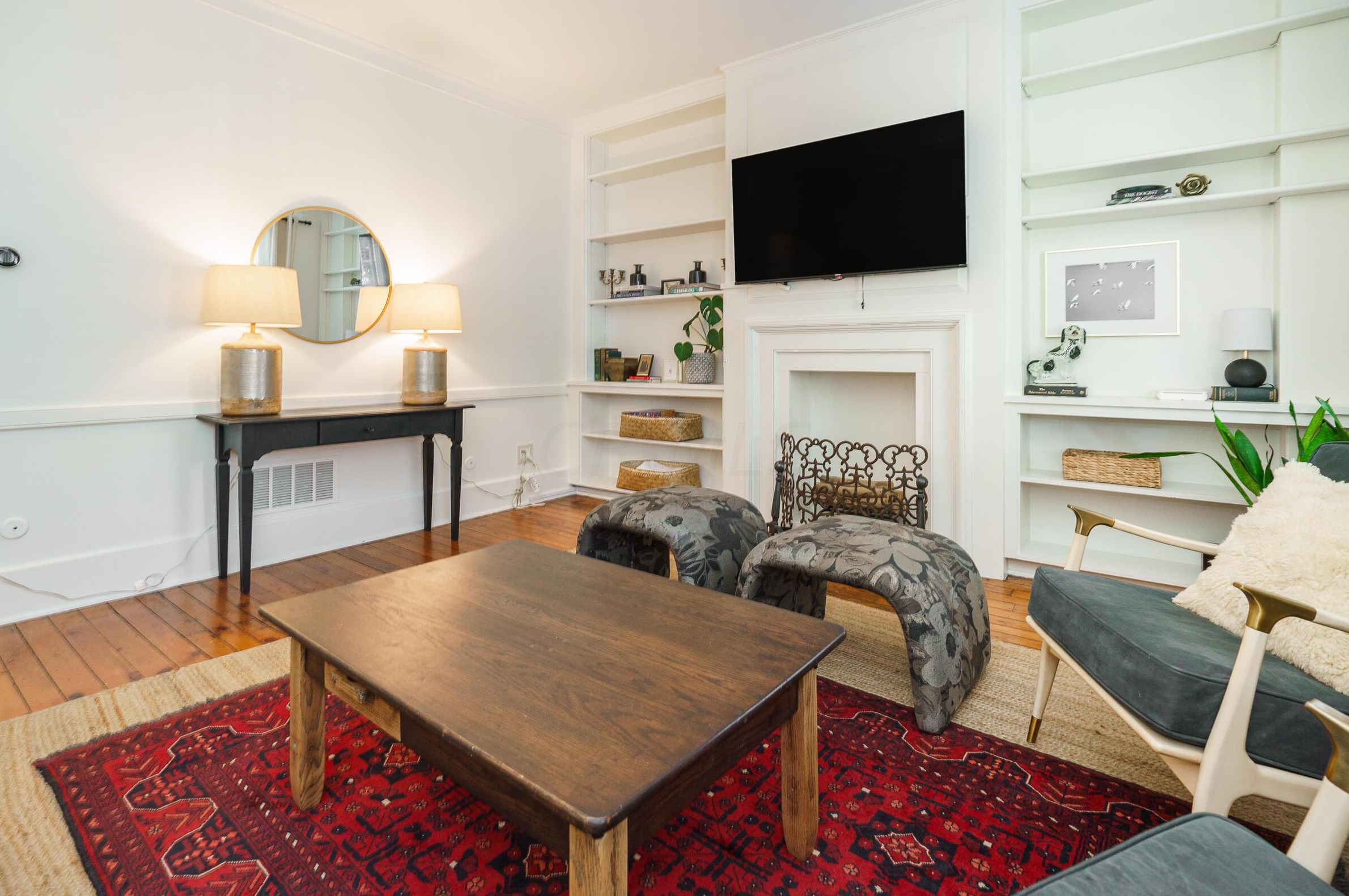 587 Grant Ave, Columbus OH 43215-2146 exterior