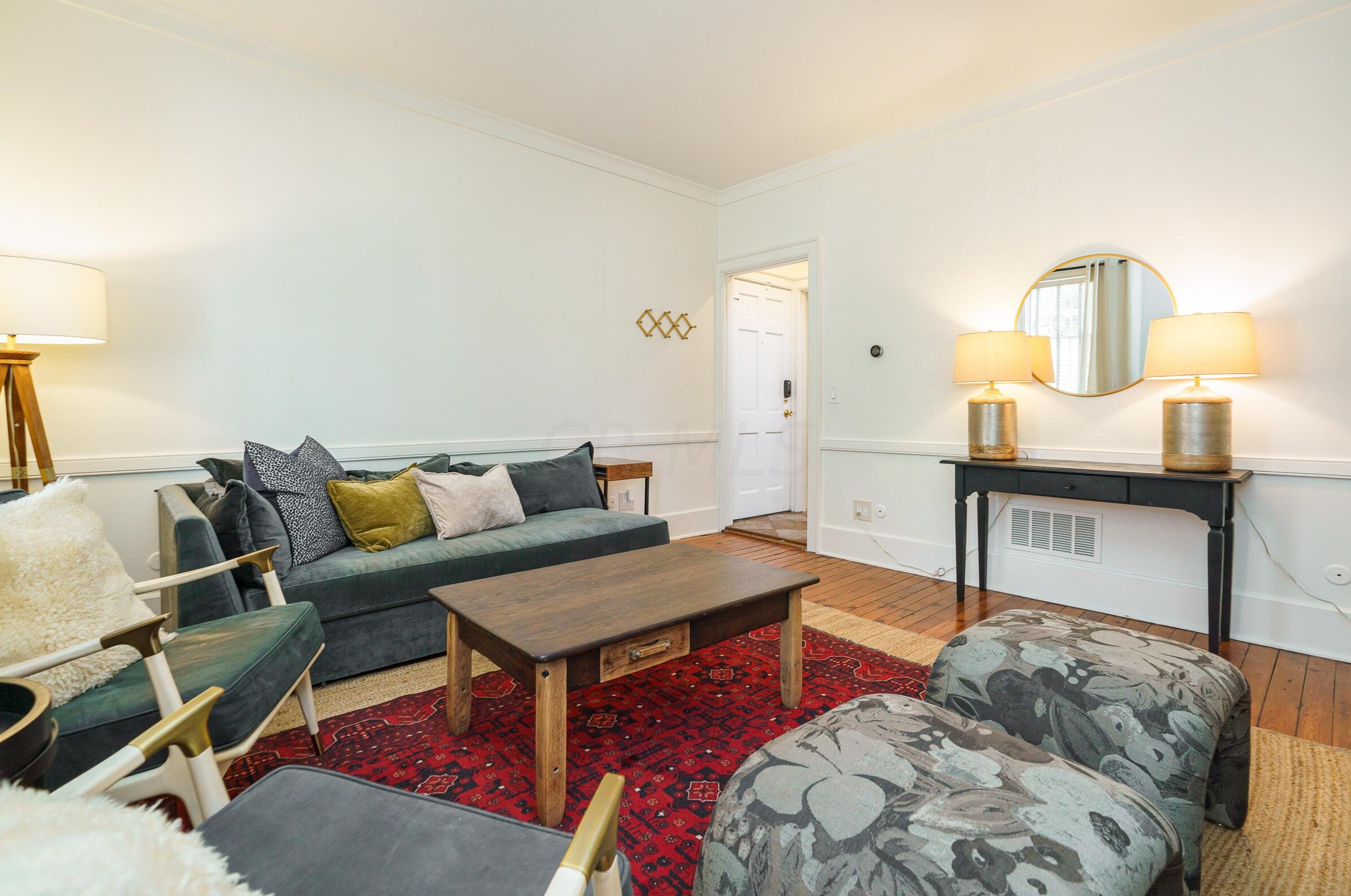 587 Grant Ave, Columbus OH 43215-2146 exterior