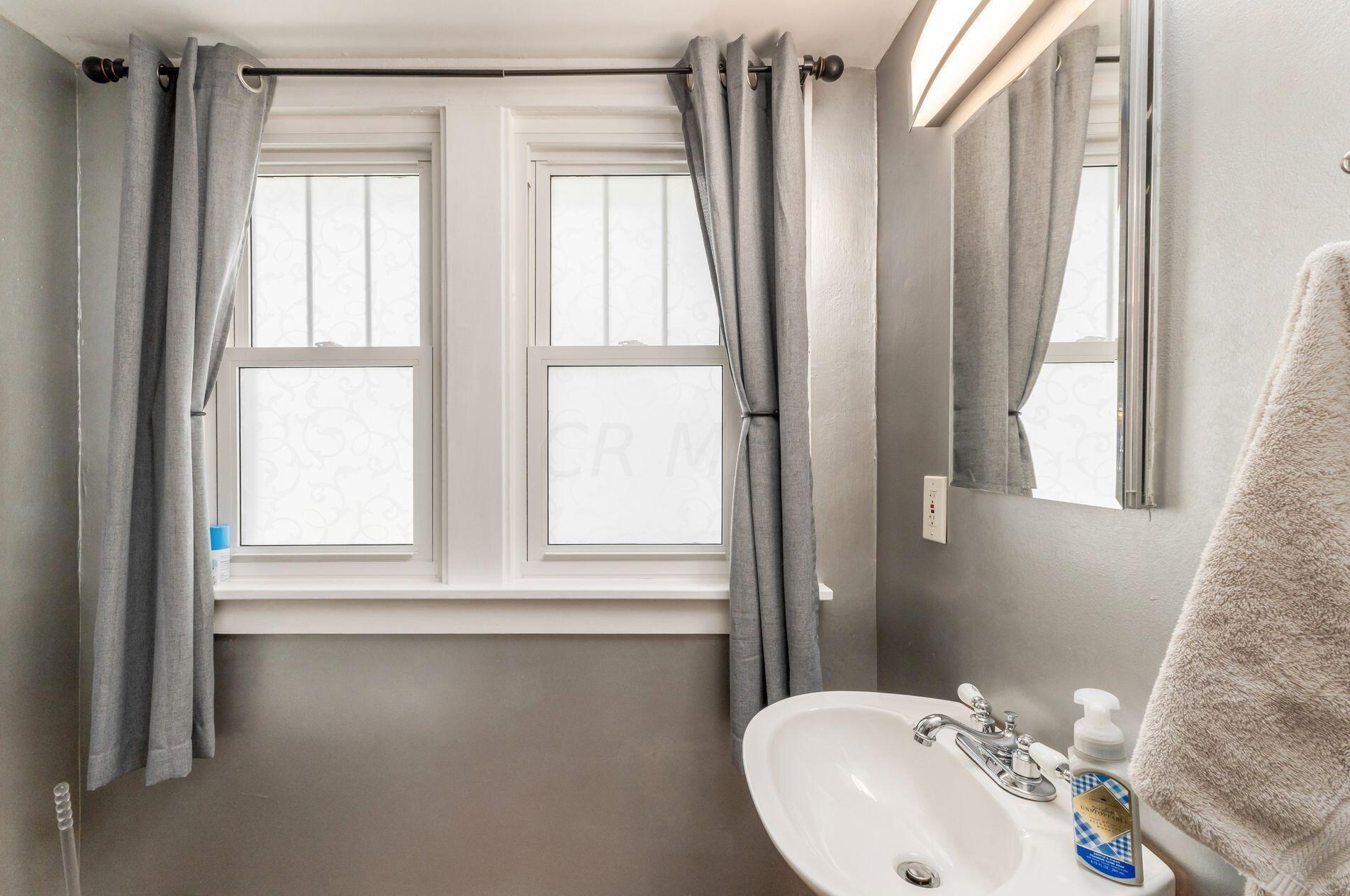 650 Hilltonia Ave, Columbus OH 43223-1704 exterior