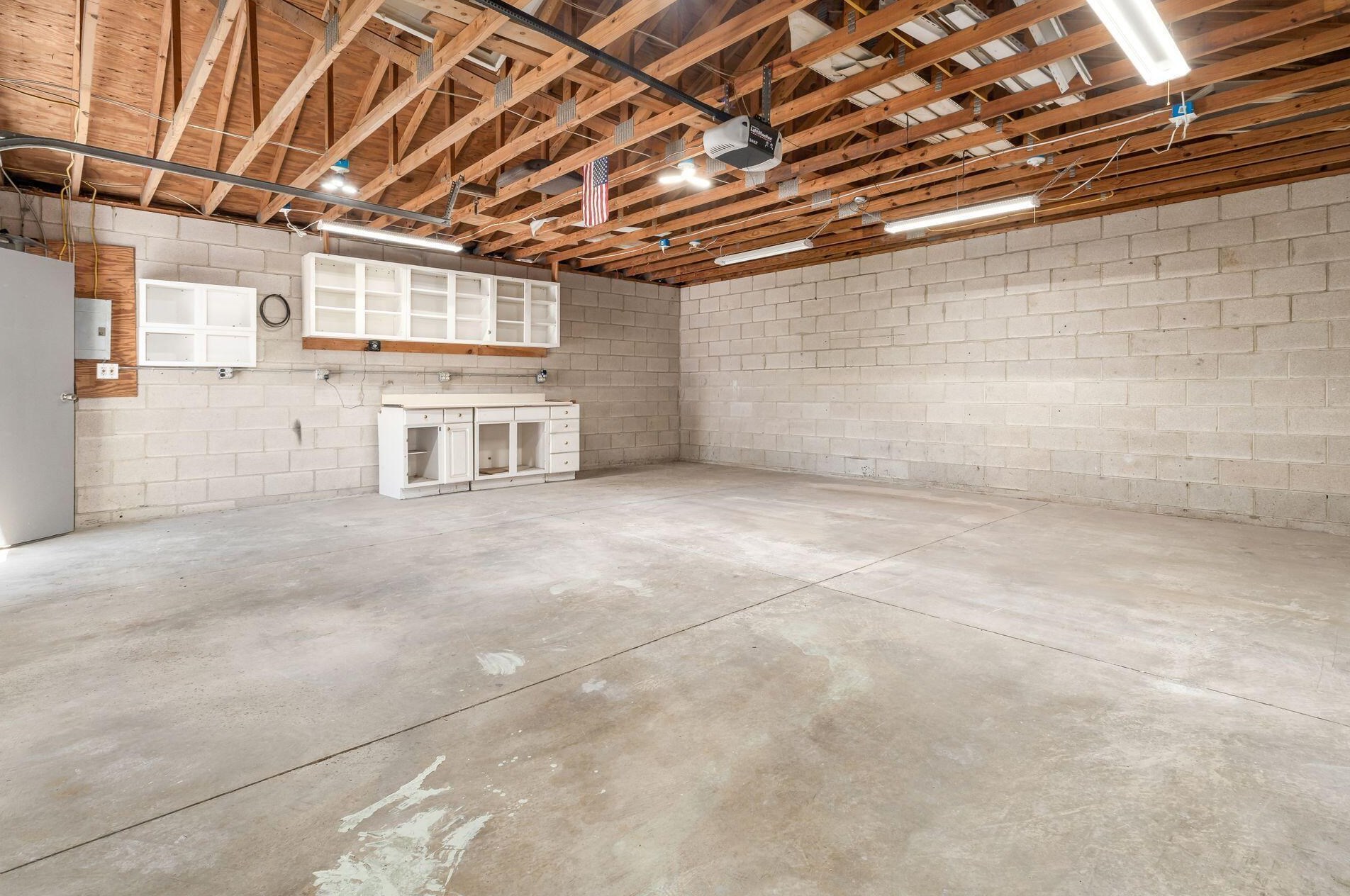 650 Hilltonia Ave, Columbus OH 43223-1704 exterior