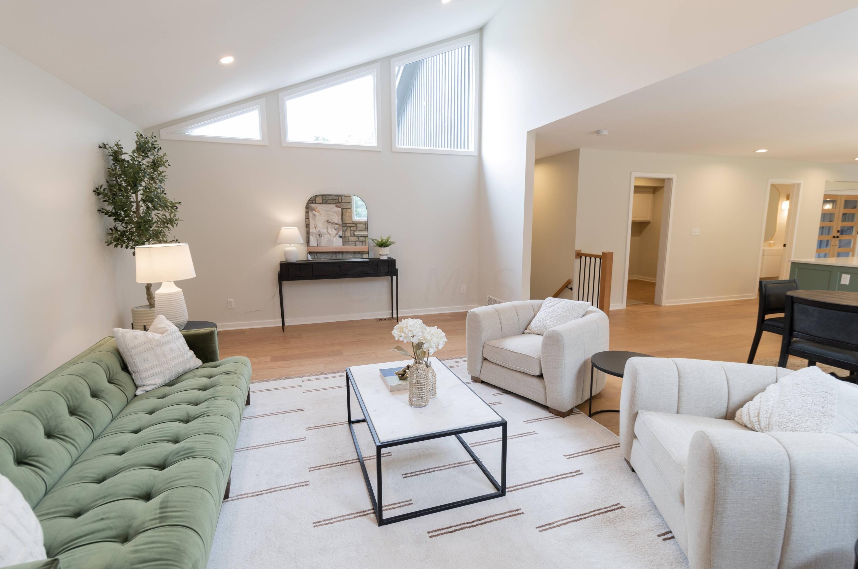 563 Laurel Ridge Dr, Columbus OH  43230-6106 exterior