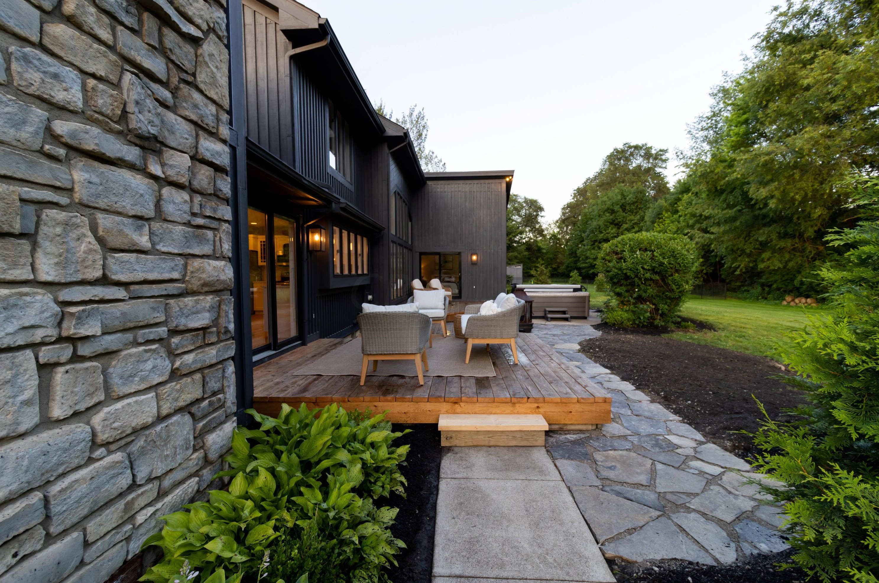 563 Laurel Ridge Dr, Columbus OH  43230-6106 exterior