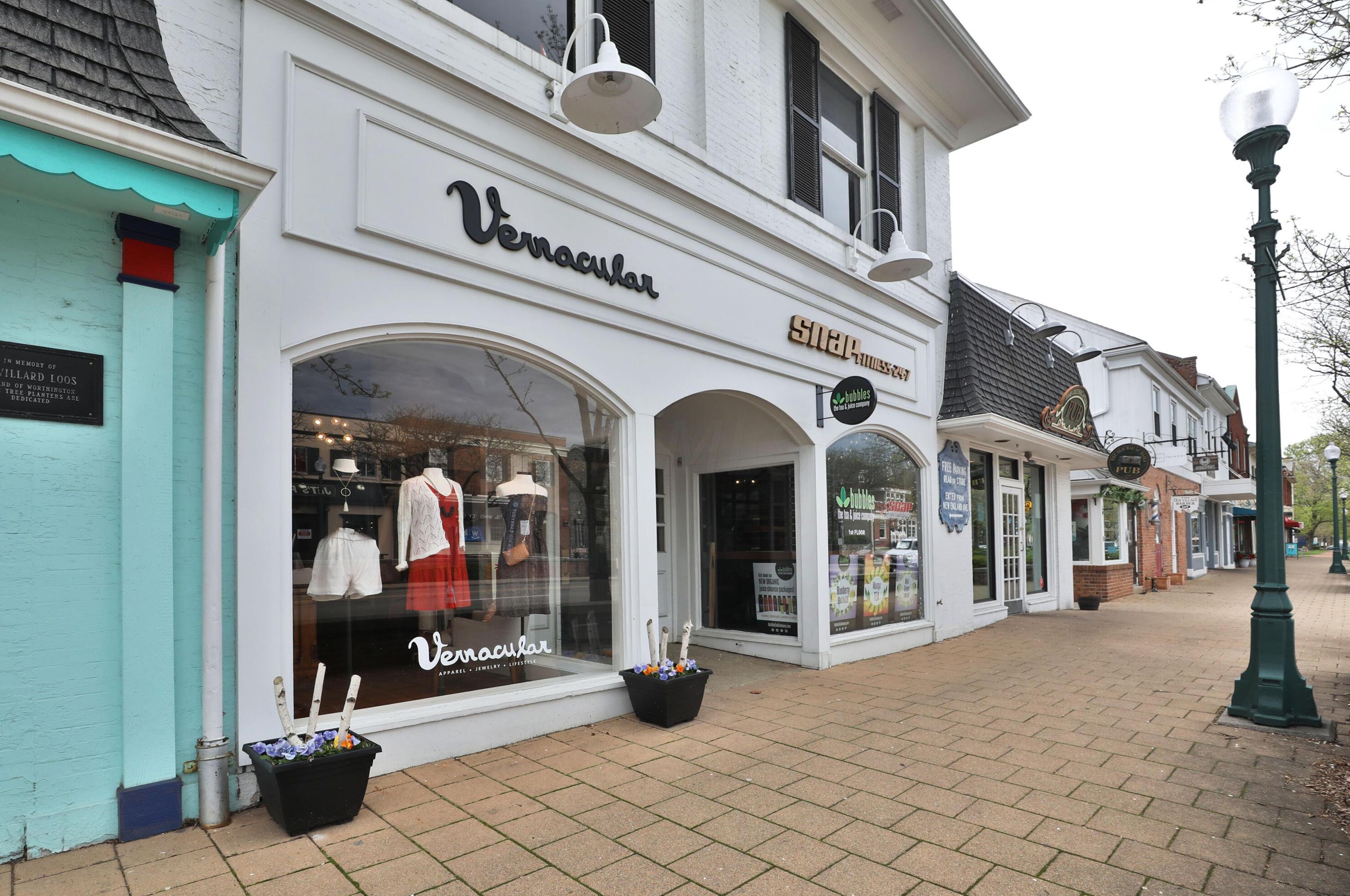 5803 Dover Ct, Columbus OH 43085-3806 exterior