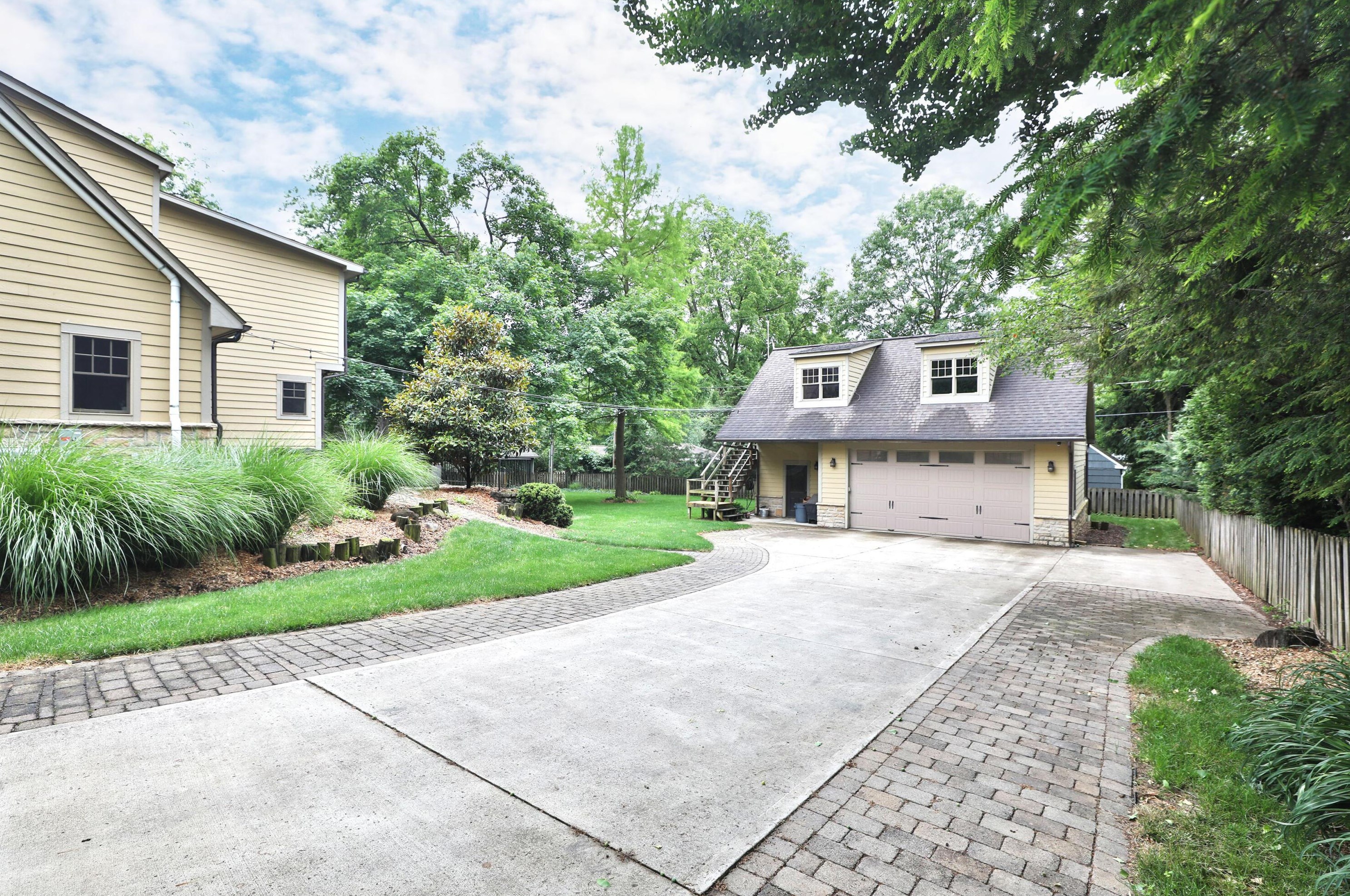 5803 Dover Ct, Columbus OH 43085-3806 exterior