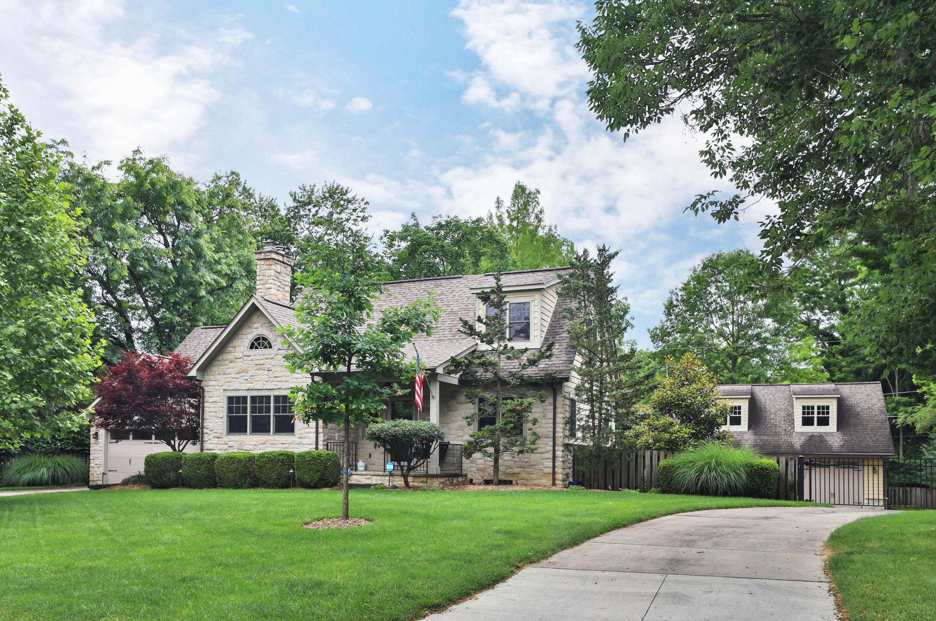 5803 Dover Ct, Columbus OH 43085-3806 exterior