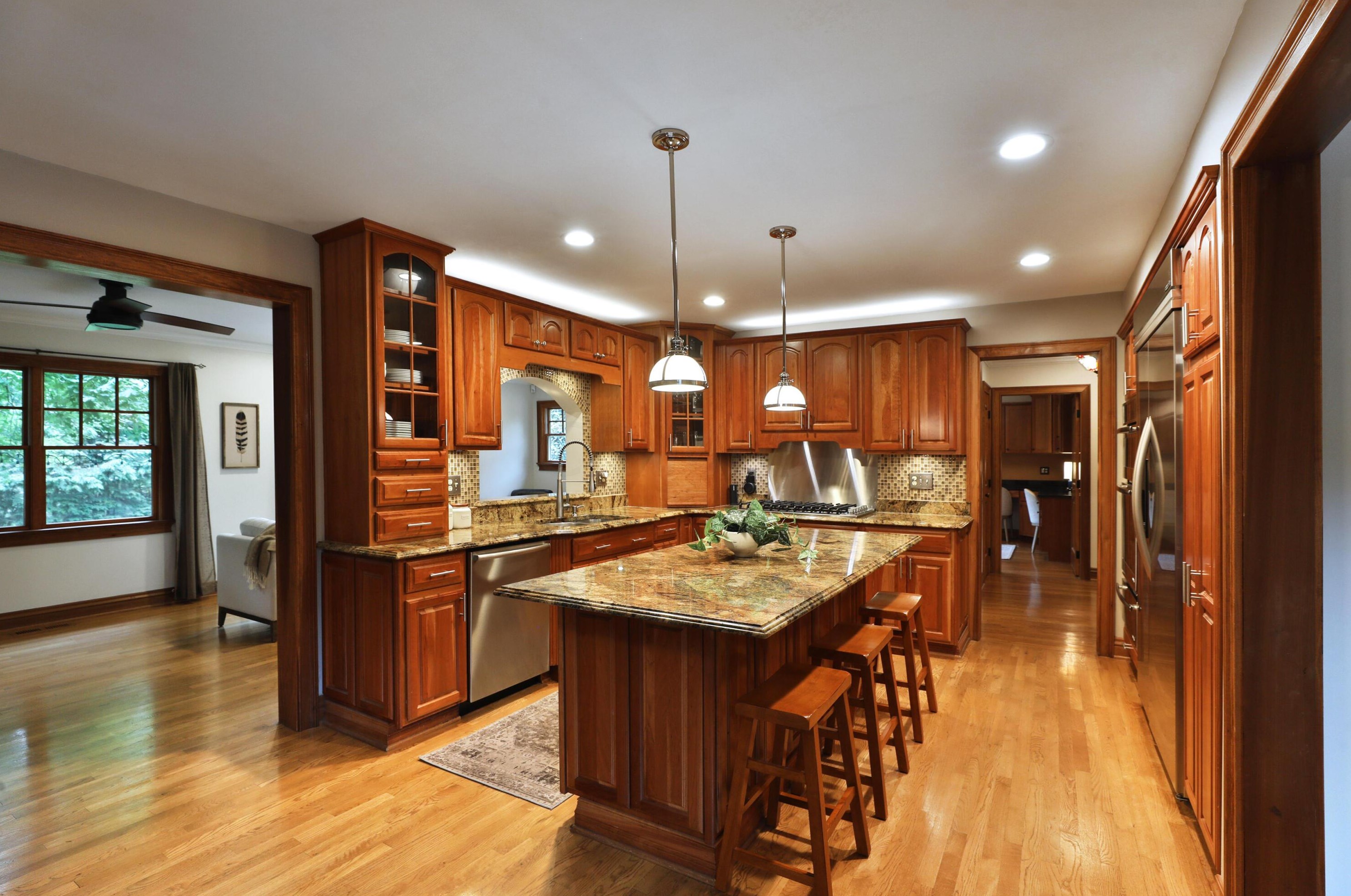 5803 Dover Ct, Columbus OH 43085-3806 exterior