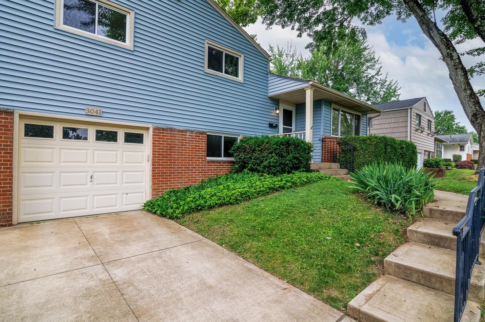 3041 Rightmire Blvd, Columbus OH 43221-1662 exterior