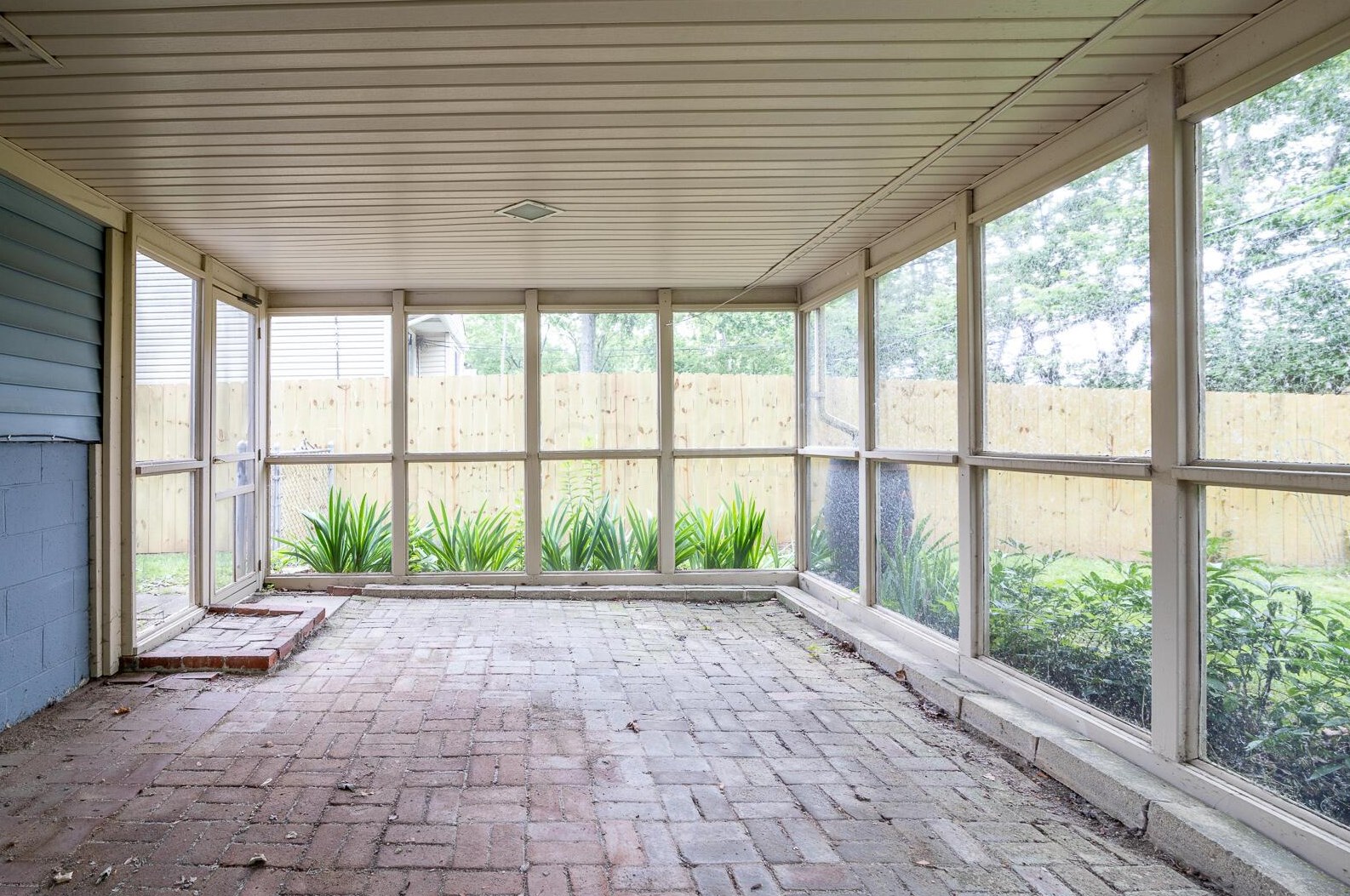 3041 Rightmire Blvd, Columbus OH 43221-1662 exterior