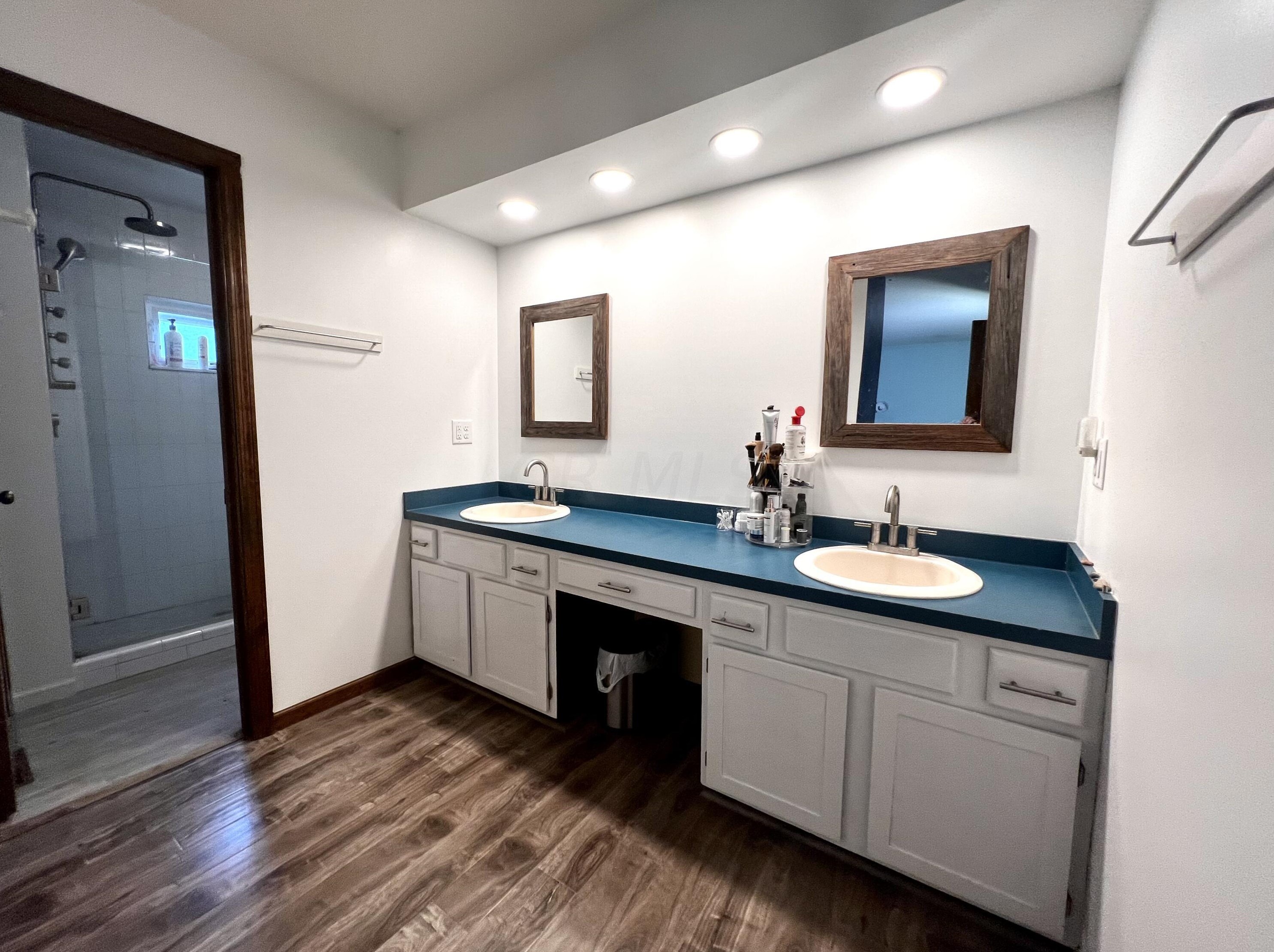 214 Dublin Granville Rd, Columbus OH 43085-3185 exterior