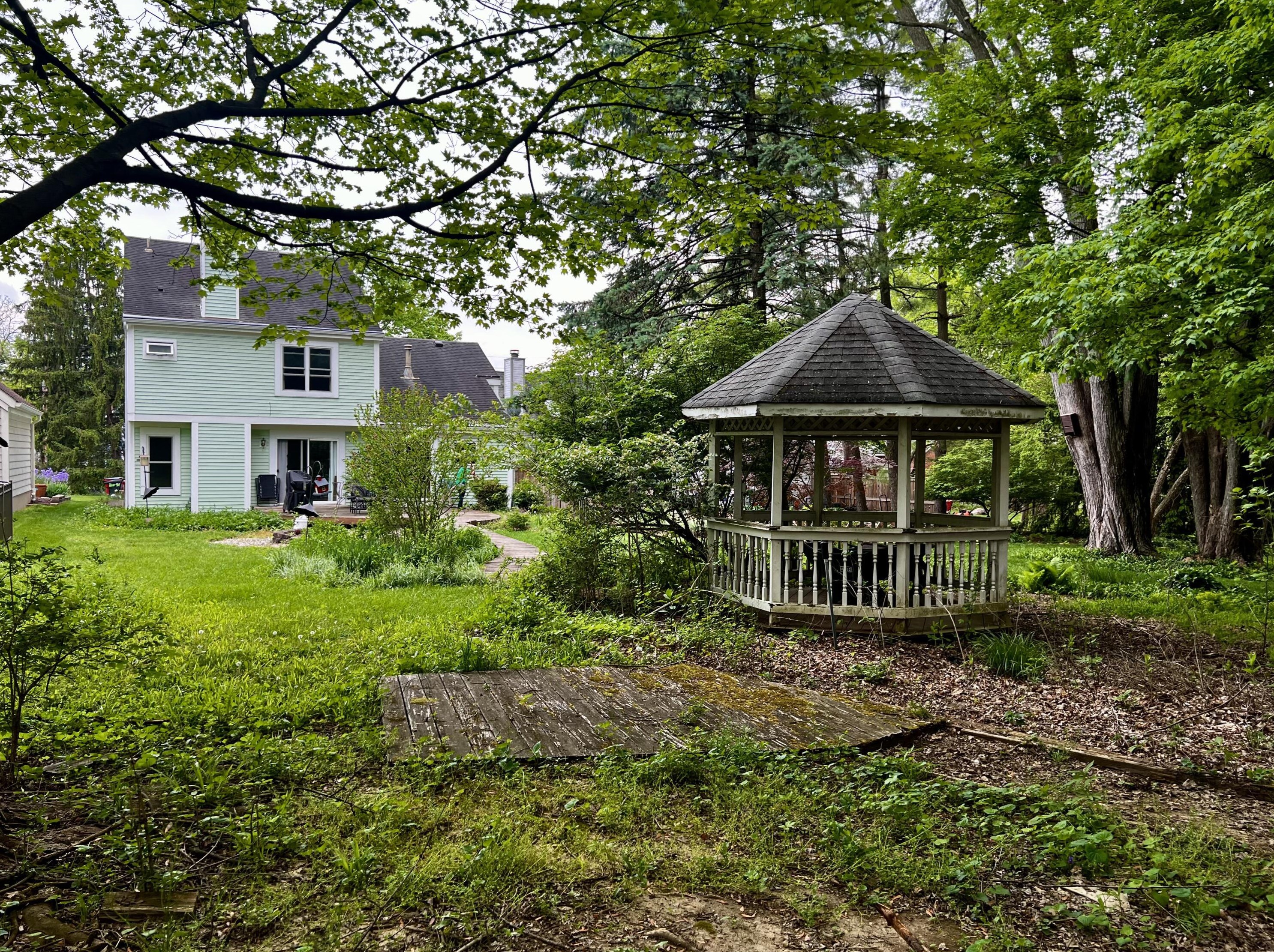 214 Dublin Granville Rd, Columbus OH 43085-3185 exterior