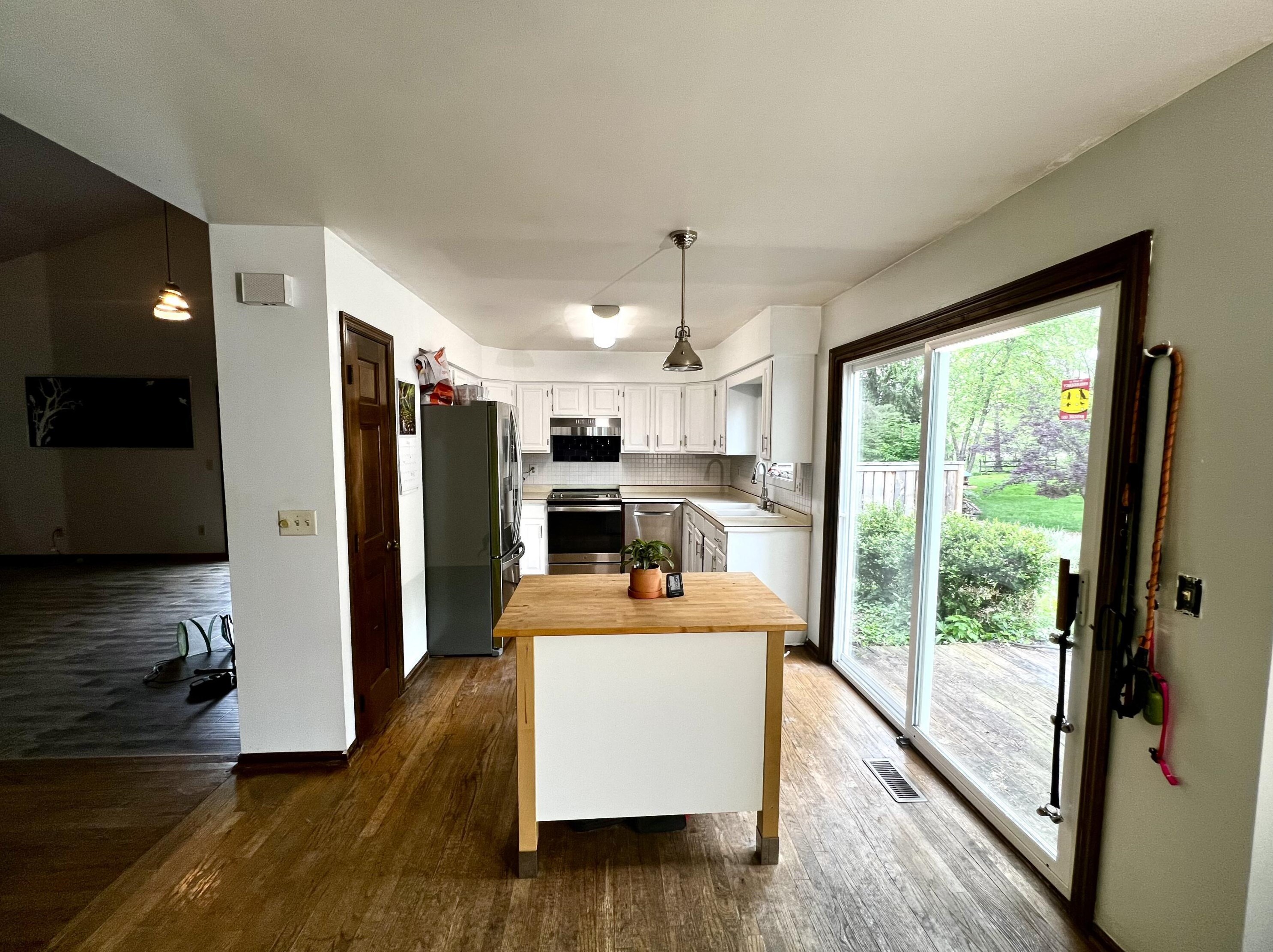 214 Dublin Granville Rd, Columbus OH 43085-3185 exterior