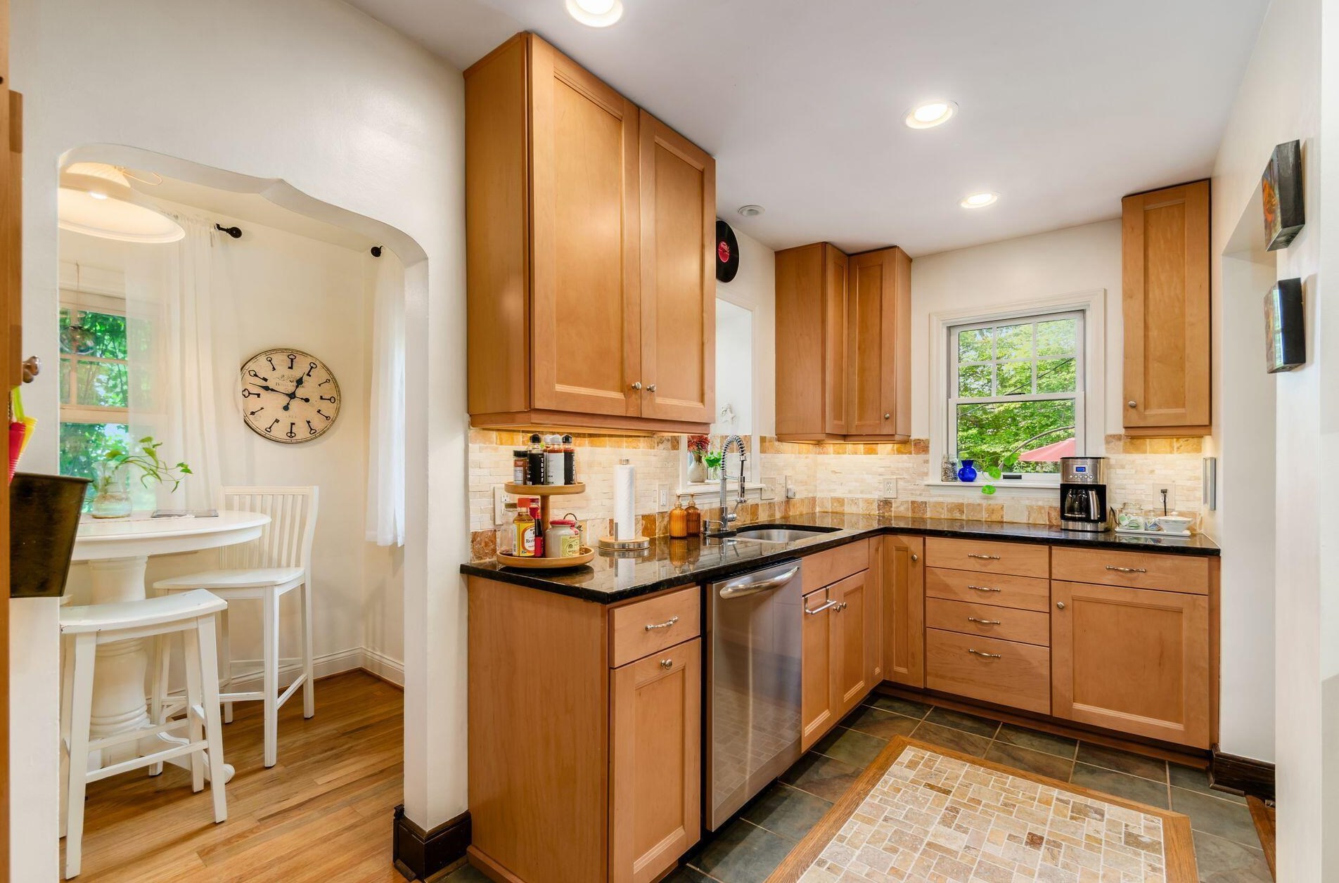 1685 Andover Rd, Columbus OH 43212-2301 exterior