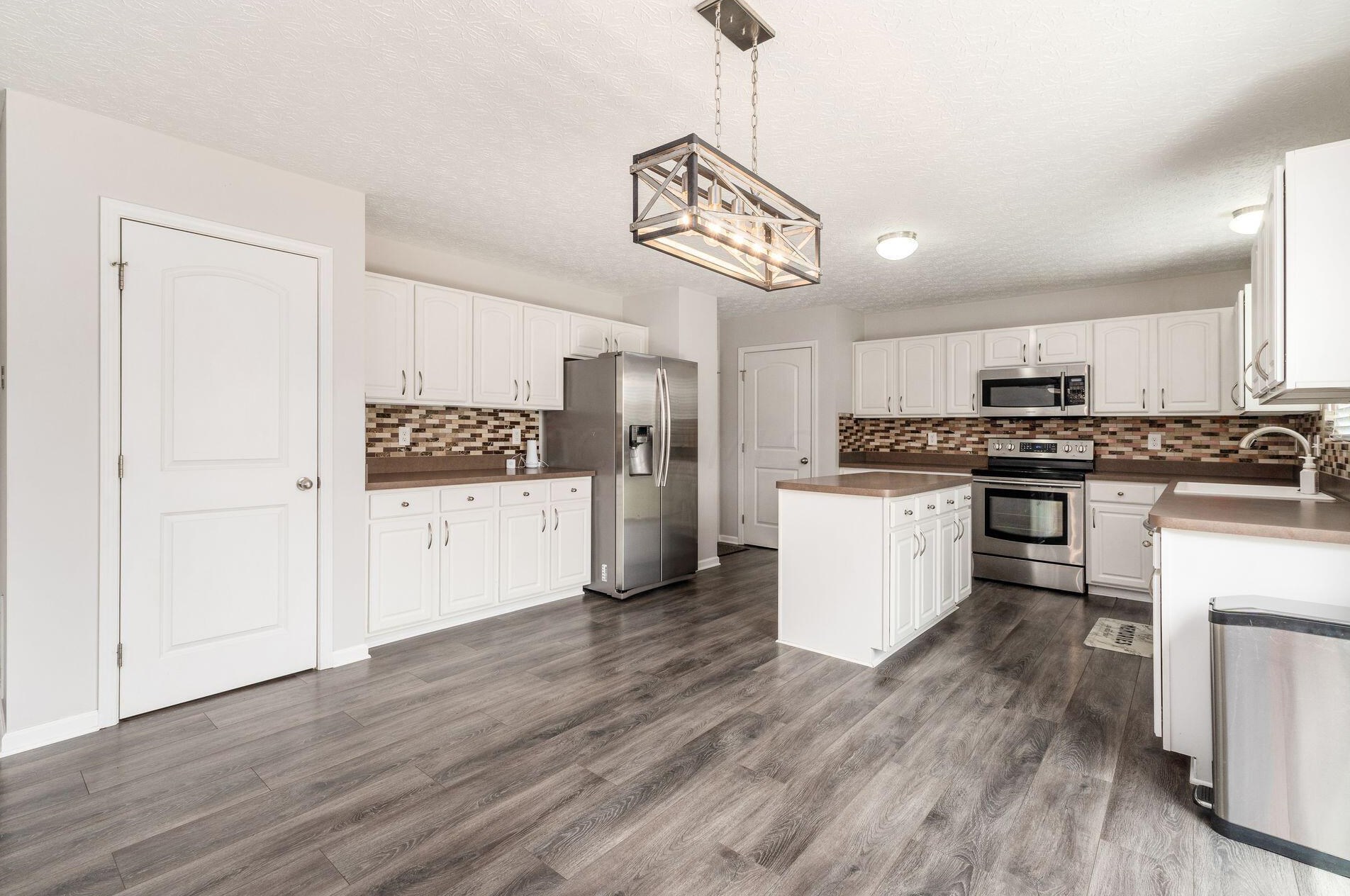 808 Brevard Cir, Pickerington OH  43147-7854 exterior