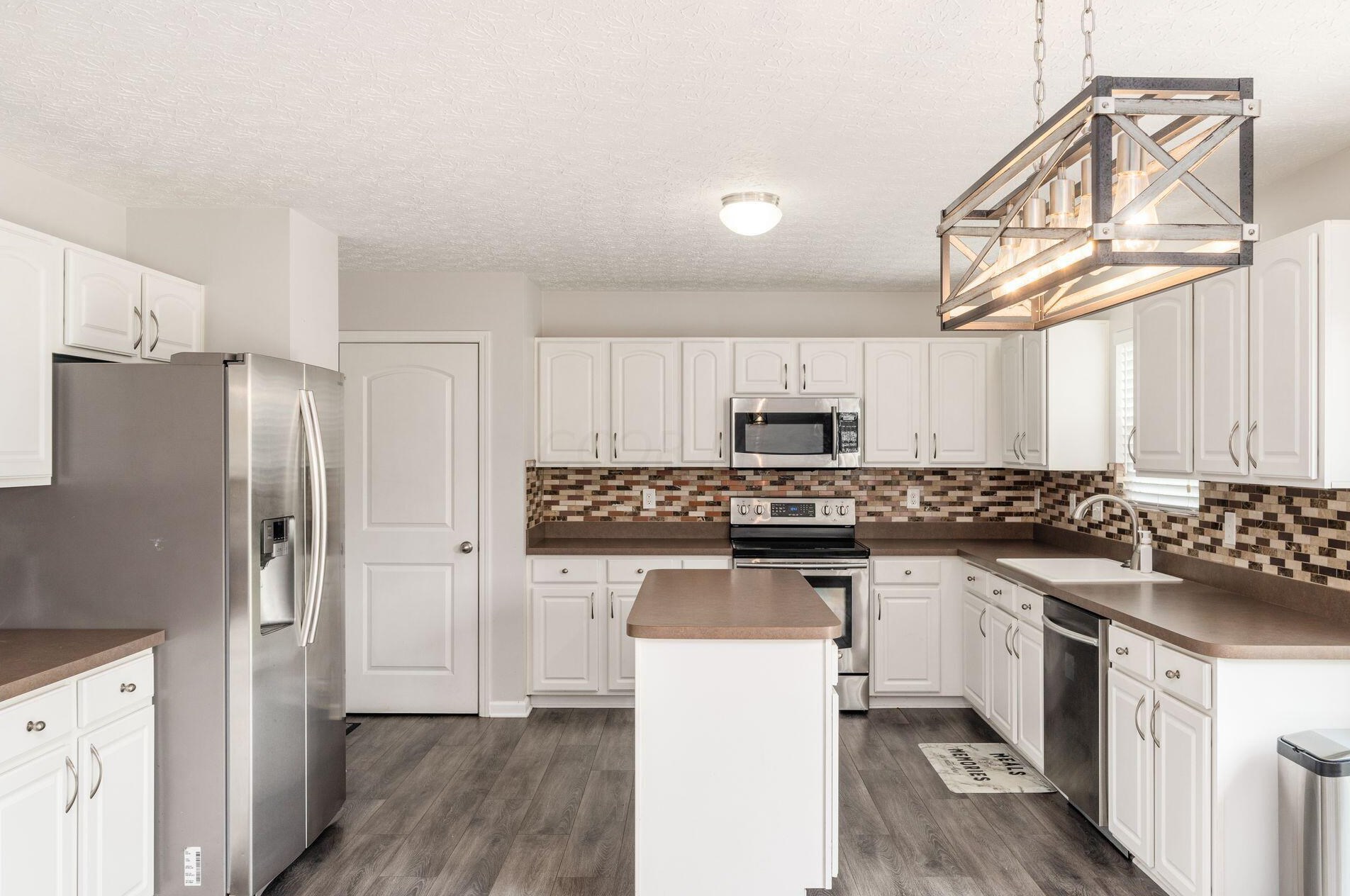 808 Brevard Cir, Pickerington OH  43147-7854 exterior