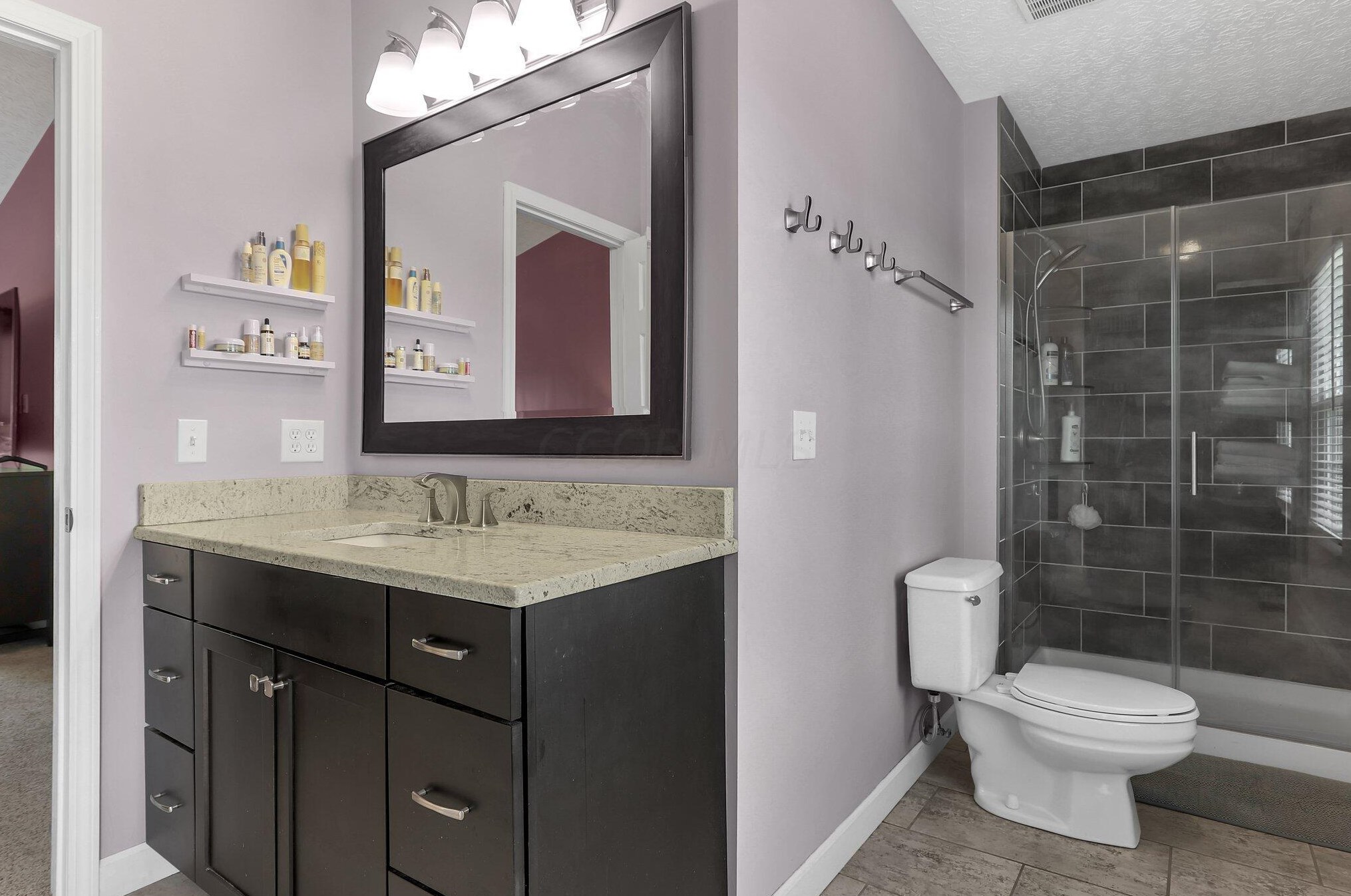 3553 Rosburg Dr, Columbus OH 43228-7073 exterior