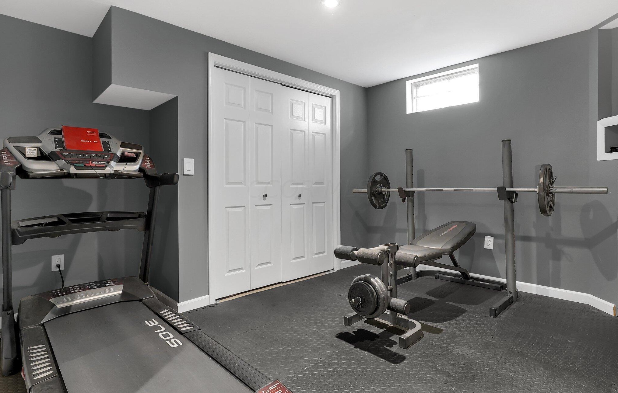 3553 Rosburg Dr, Columbus OH 43228-7073 exterior