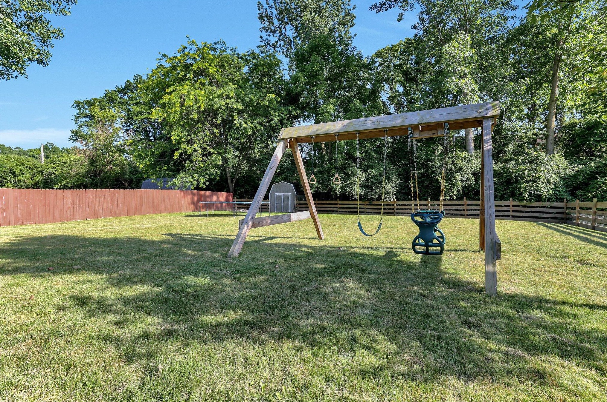 3553 Rosburg Dr, Columbus OH 43228-7073 exterior