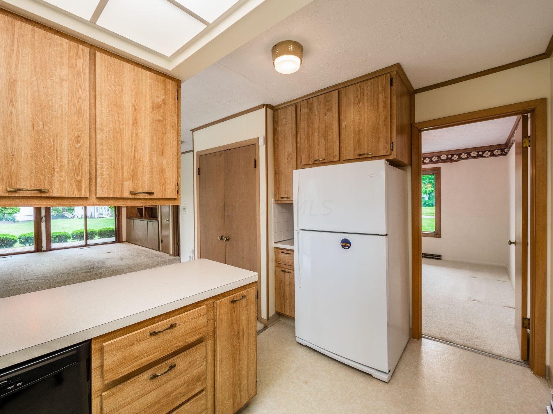 302 Cumberland Dr, Columbus OH 43213-2062 exterior