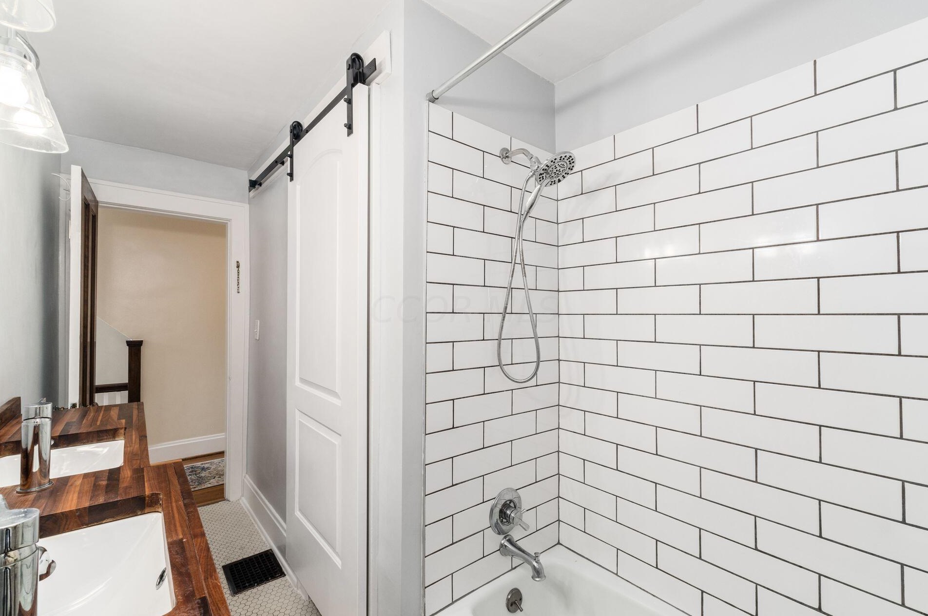 50 Bullitt Park Pl, Columbus OH 43209-1713 exterior