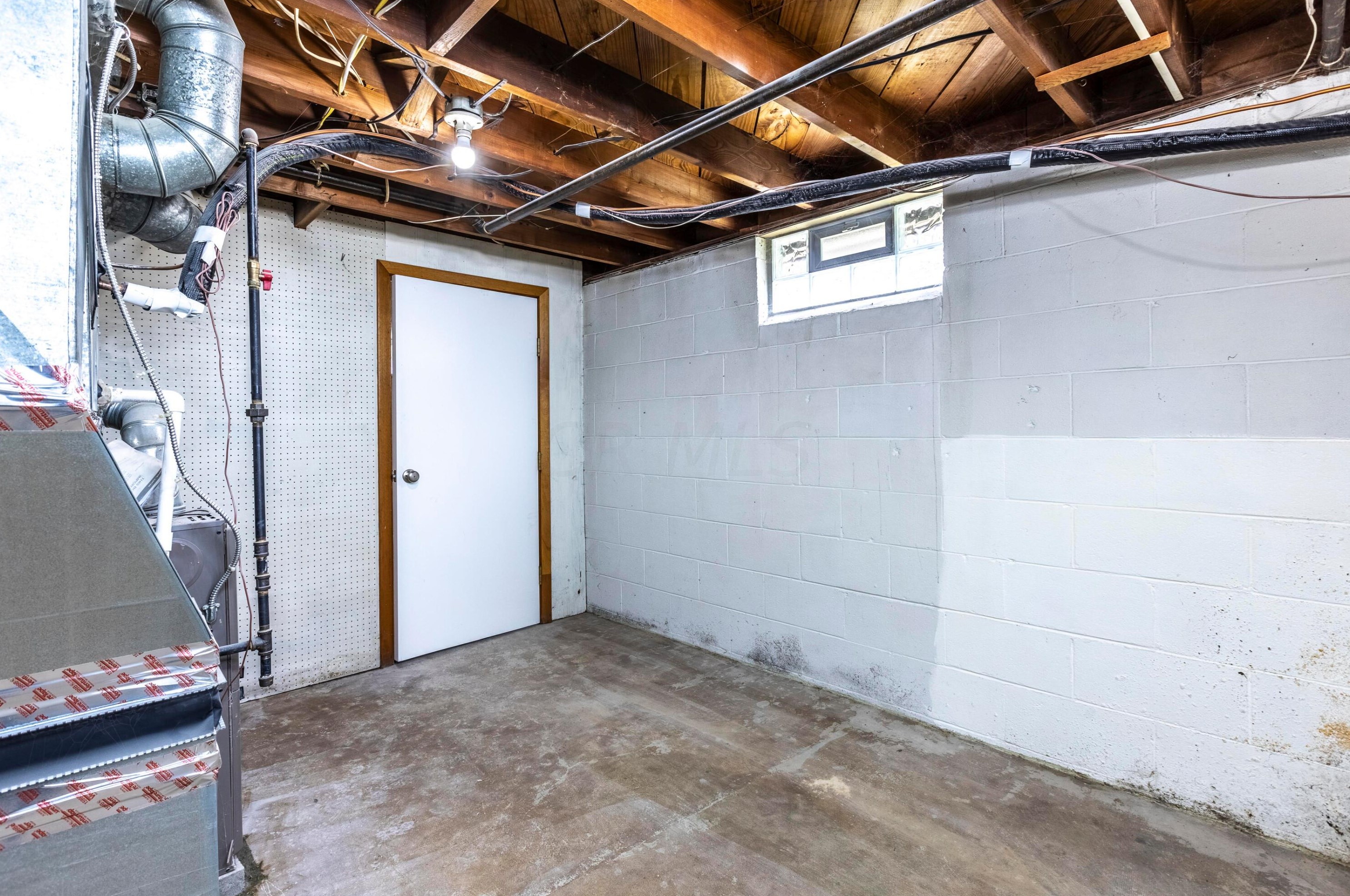 2665 Atwood Ter, Columbus OH 43211-1105 exterior