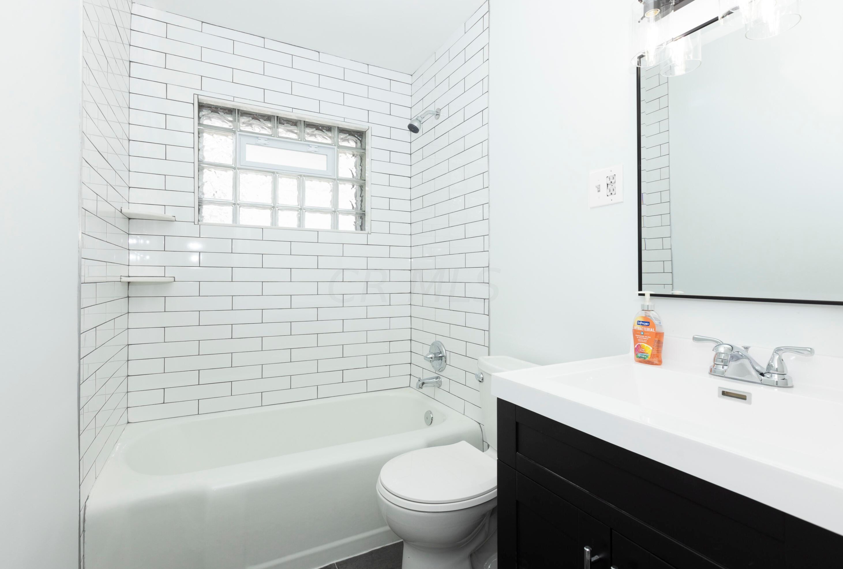 2665 Atwood Ter, Columbus OH 43211-1105 exterior