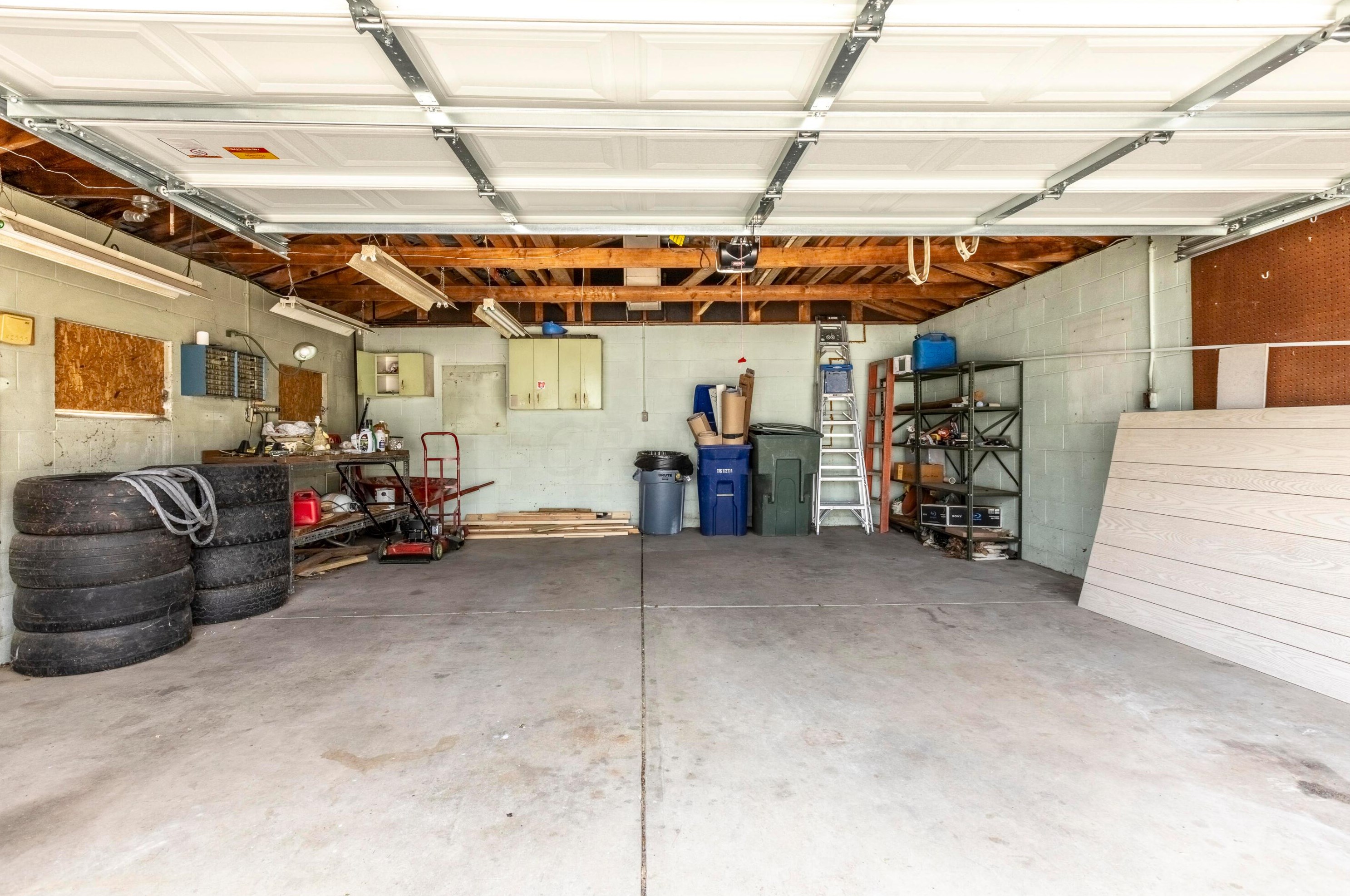 2665 Atwood Ter, Columbus OH 43211-1105 exterior