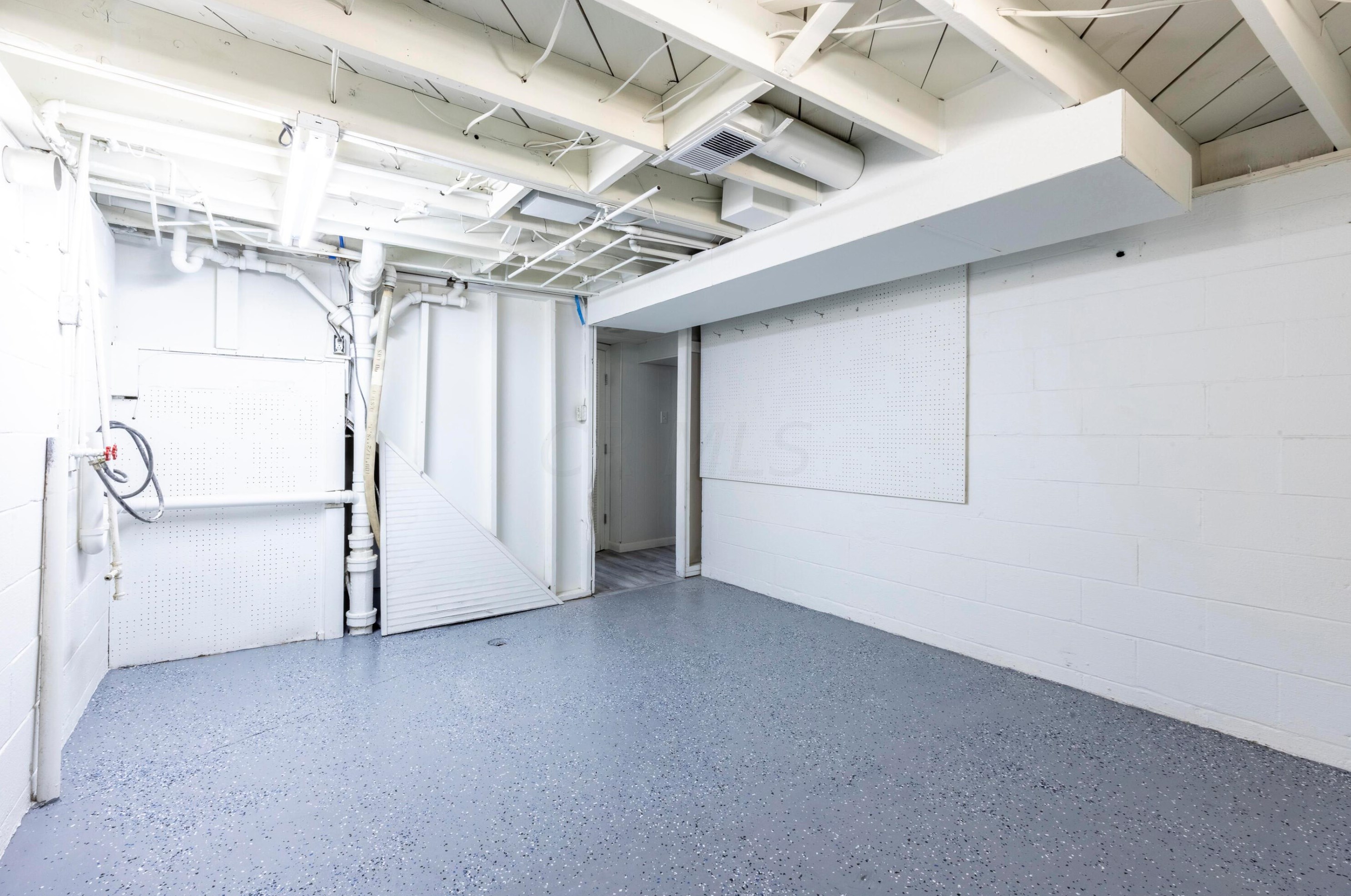 2665 Atwood Ter, Columbus OH 43211-1105 exterior