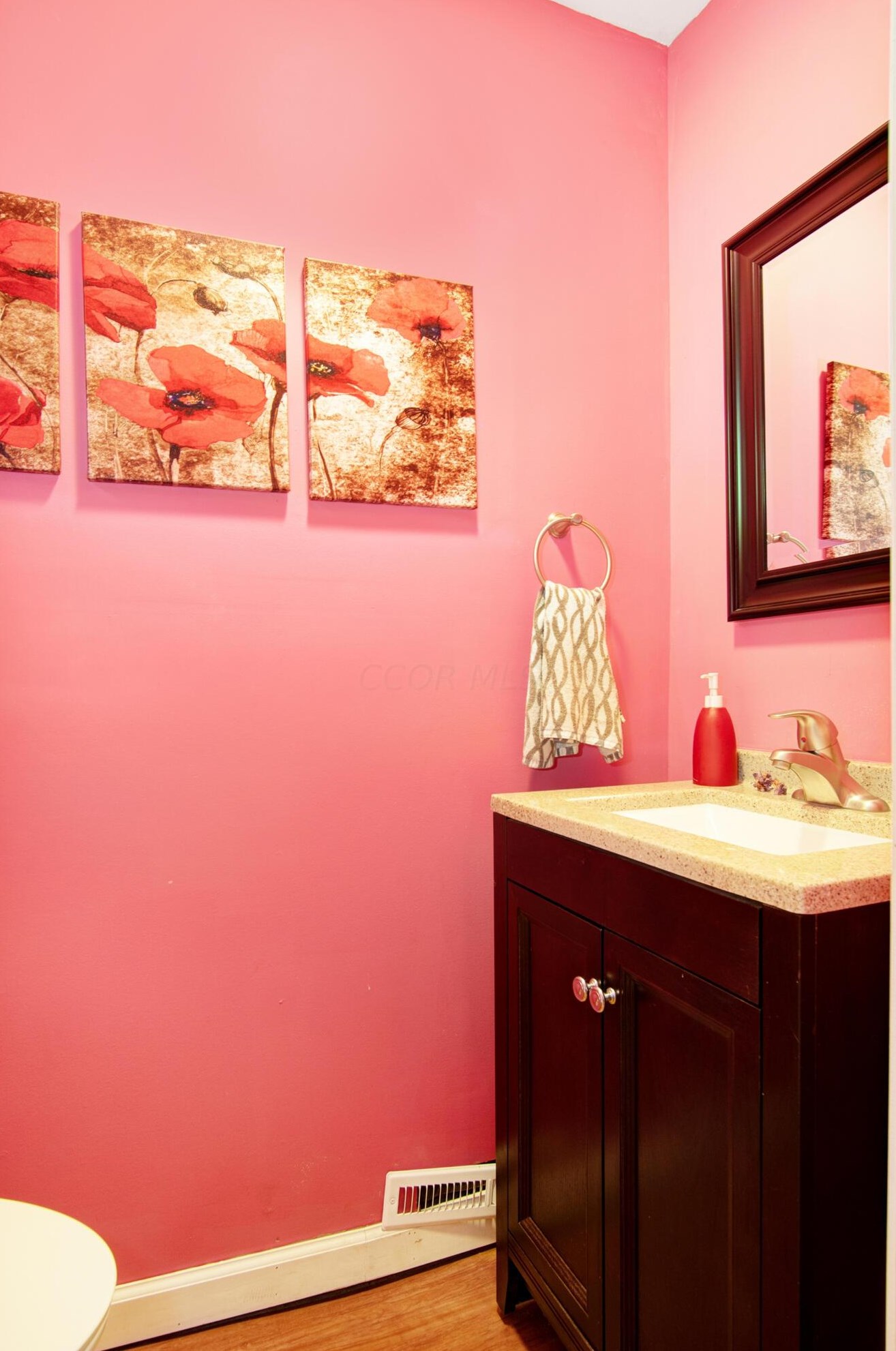 1450 Idlewild Dr, Columbus OH 43232-9401 exterior