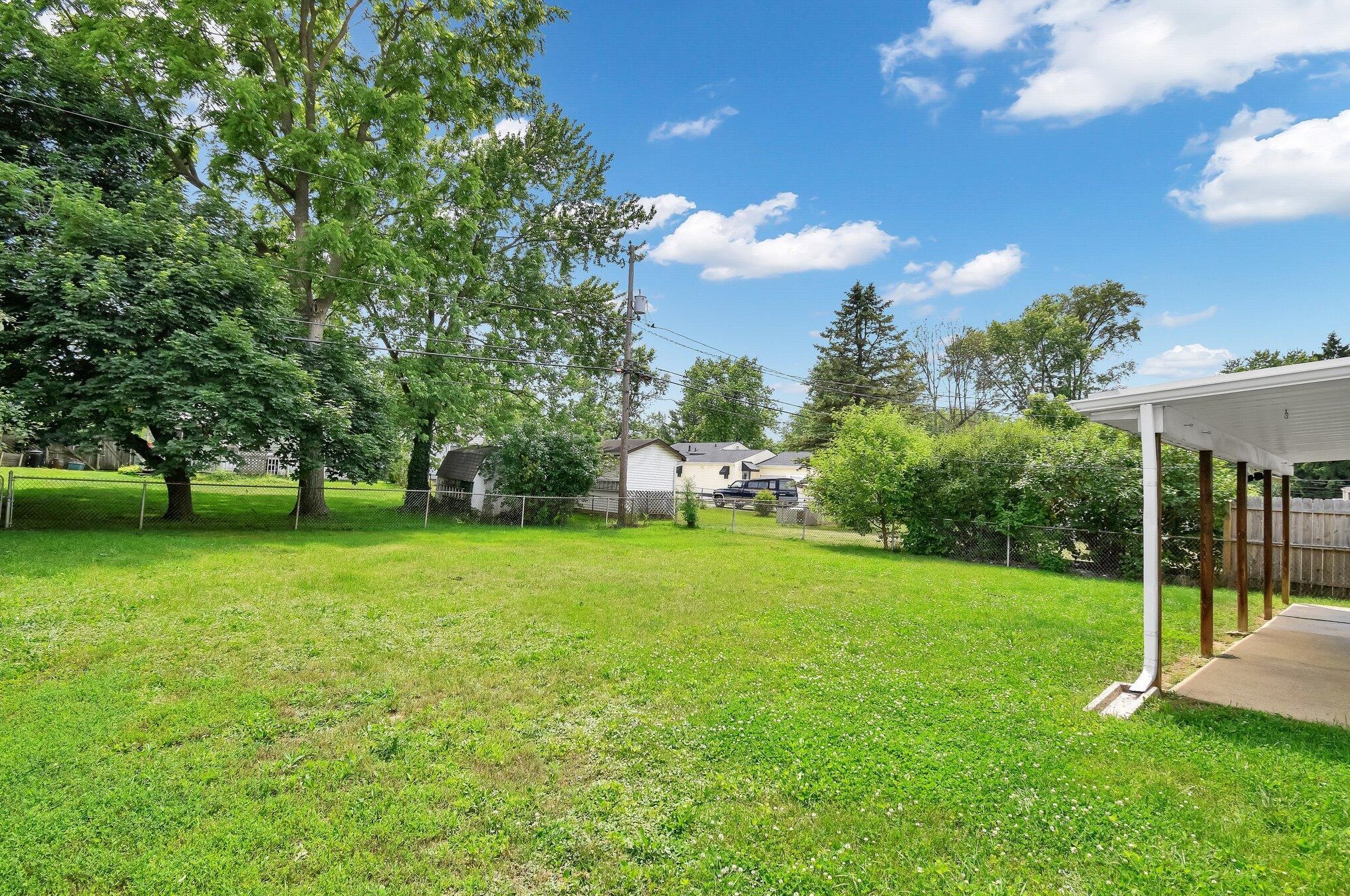 5087 Holbrook Dr, Columbus OH 43232-6604 exterior