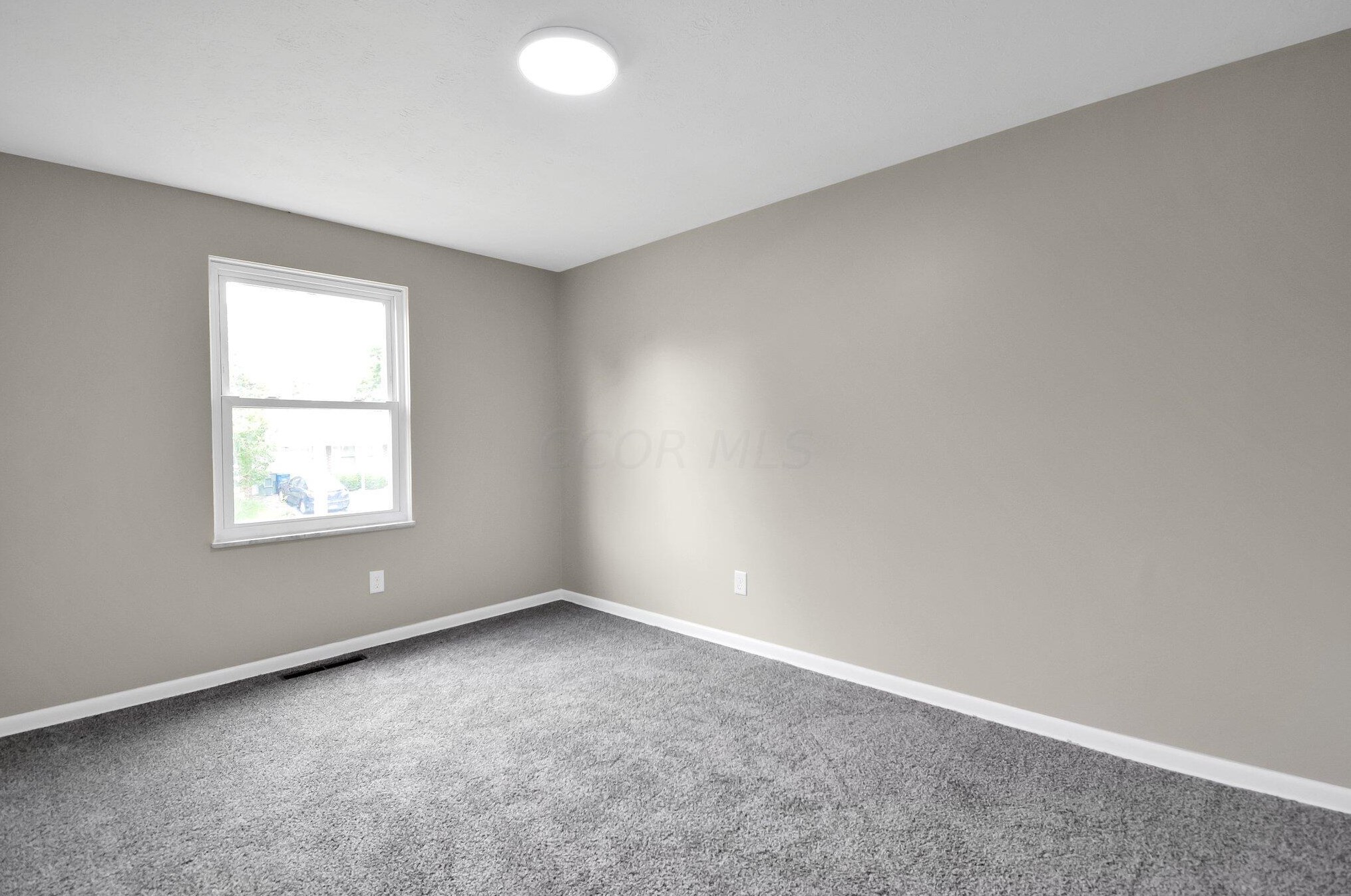 5087 Holbrook Dr, Columbus OH 43232-6604 exterior