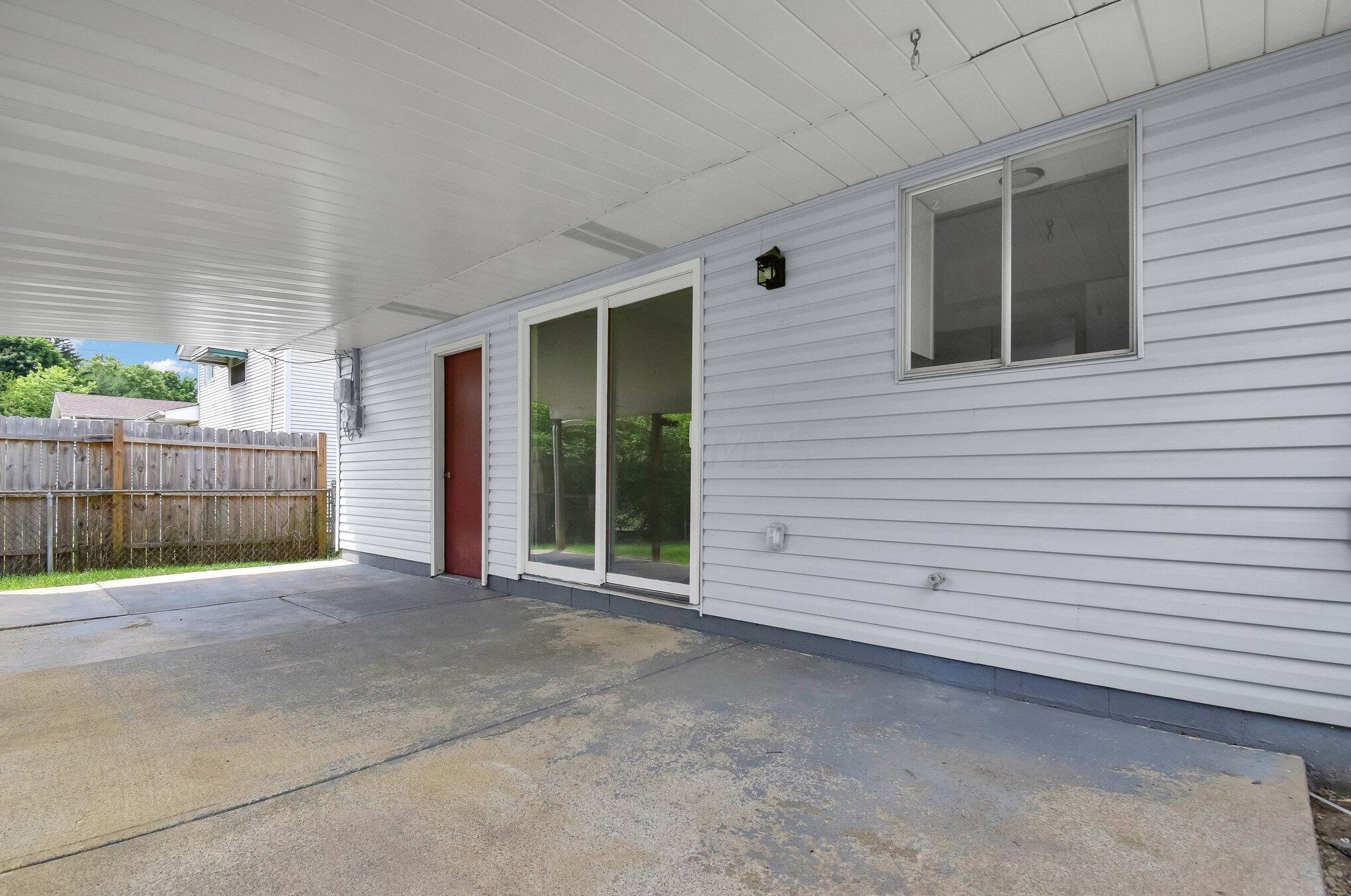 5087 Holbrook Dr, Columbus OH 43232-6604 exterior