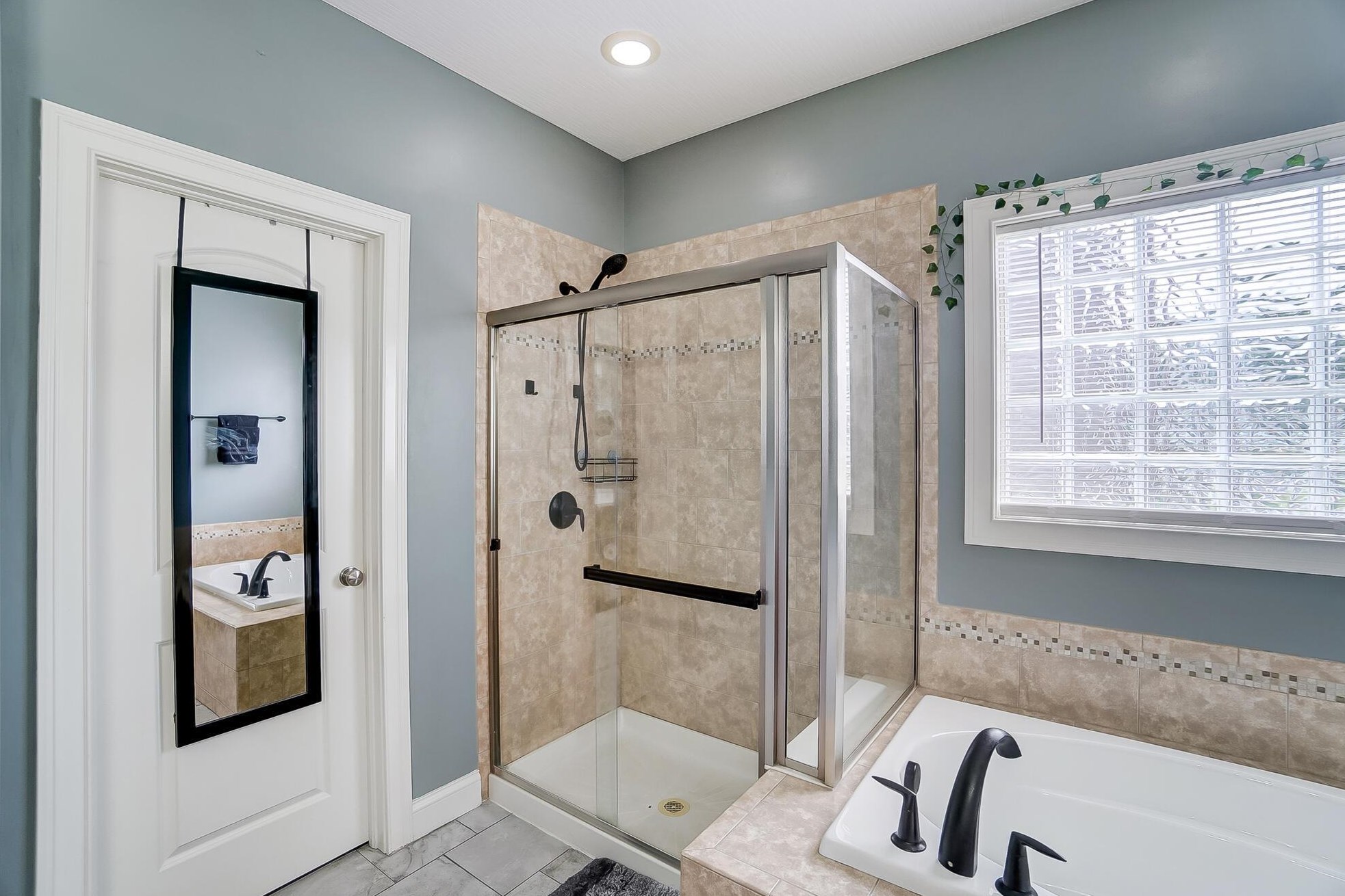 7551 Walnut Dr, Cnl Wnchstr OH 43110-8185 exterior