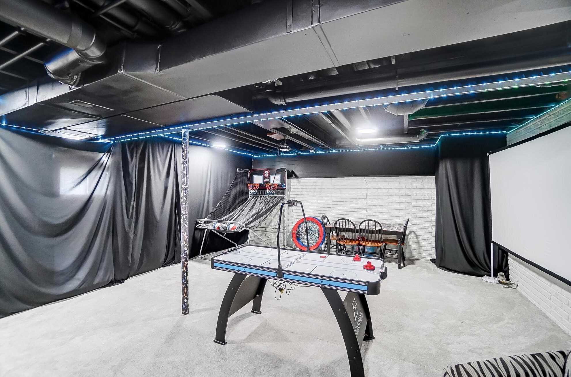 7551 Walnut Dr, Cnl Wnchstr OH 43110-8185 exterior