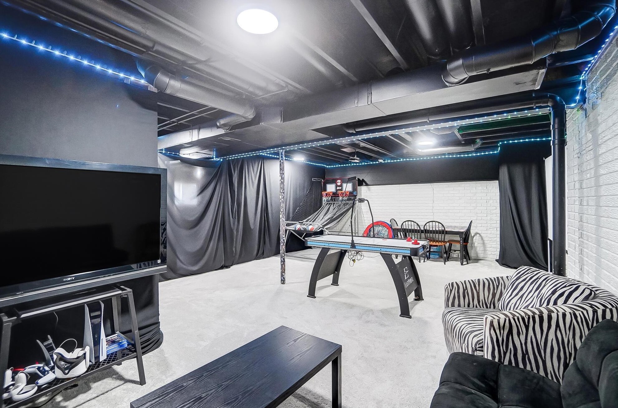 7551 Walnut Dr, Cnl Wnchstr OH 43110-8185 exterior