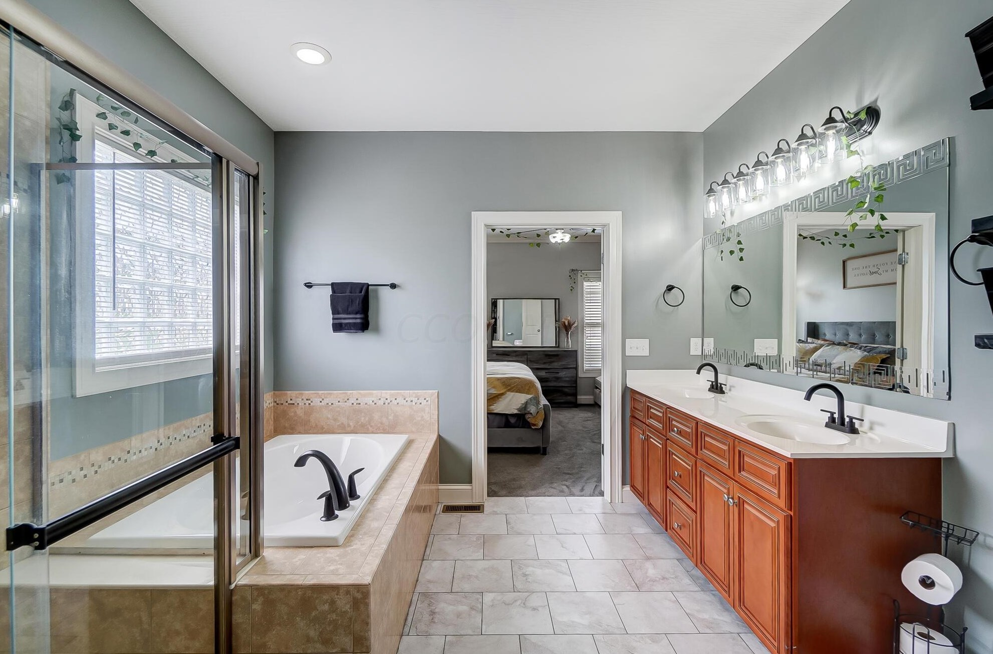 7551 Walnut Dr, Cnl Wnchstr OH 43110-8185 exterior