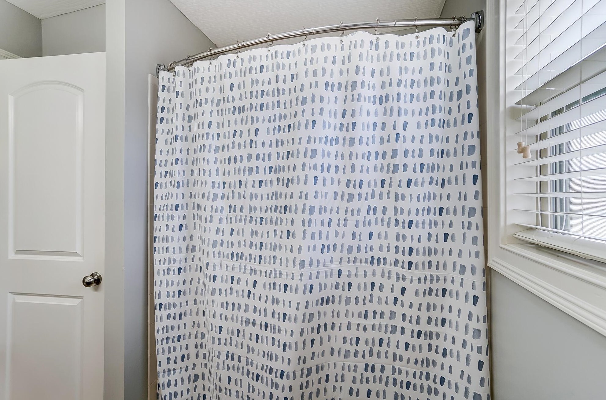 7551 Walnut Dr, Cnl Wnchstr OH 43110-8185 exterior