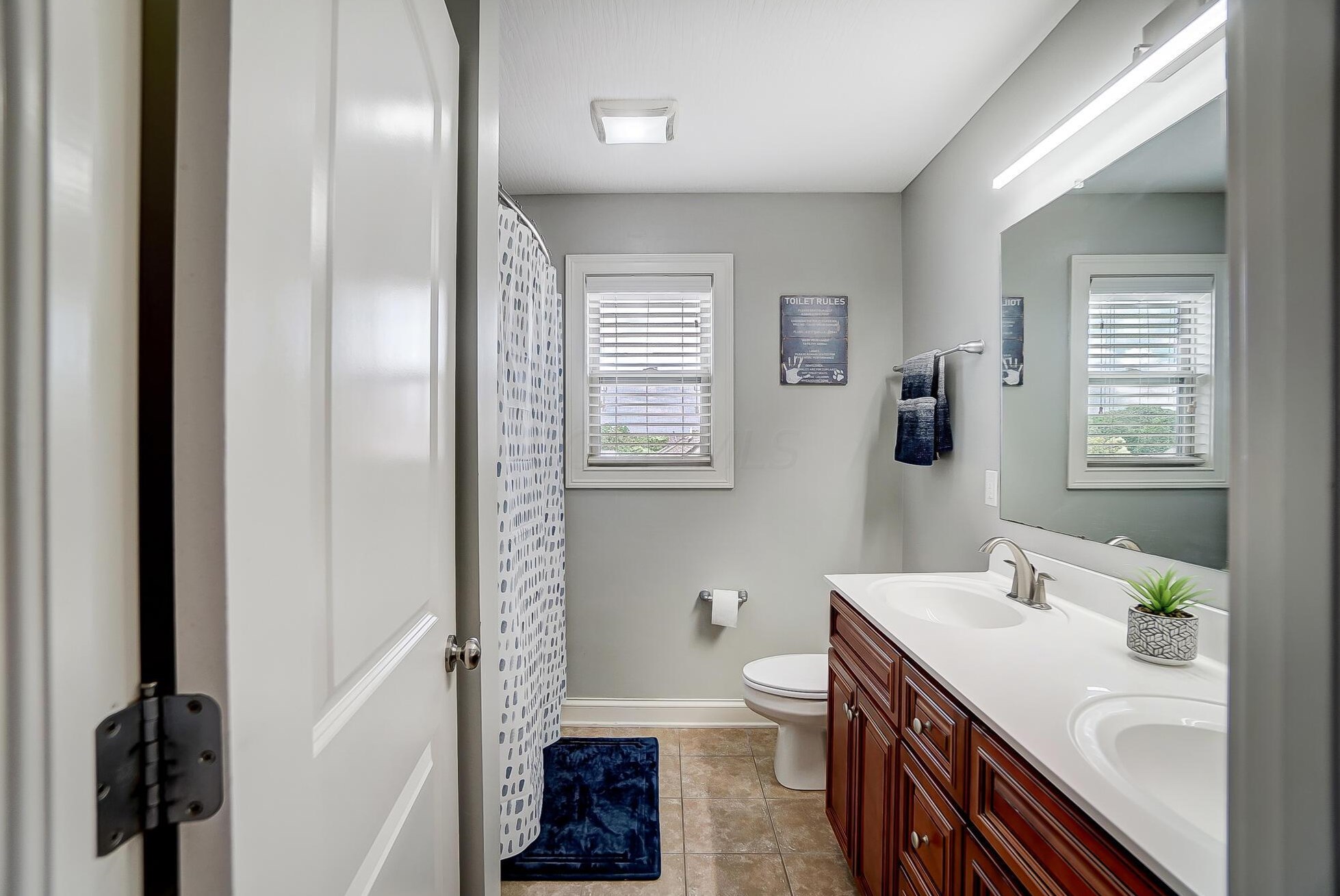 7551 Walnut Dr, Cnl Wnchstr OH 43110-8185 exterior