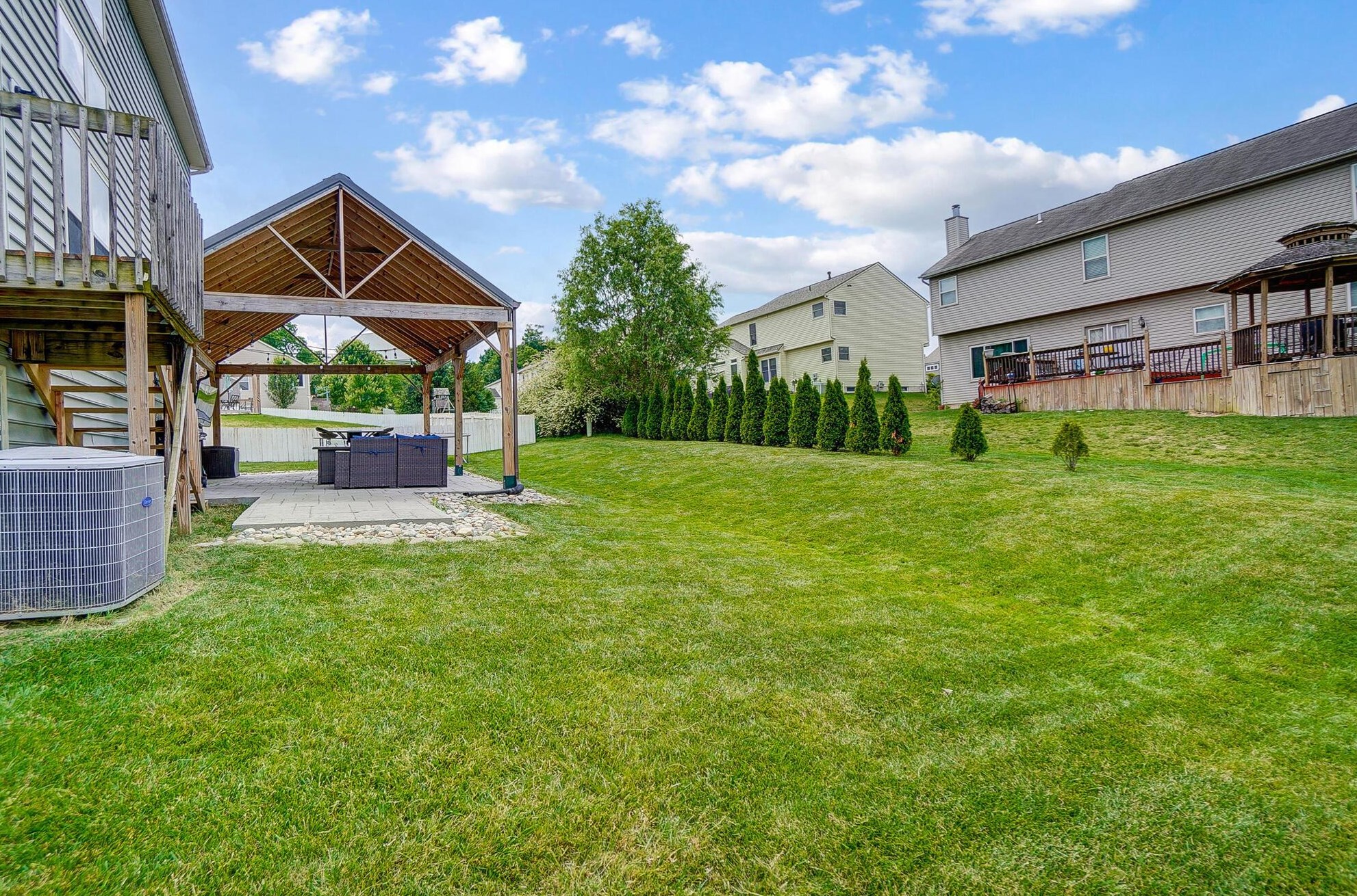 7551 Walnut Dr, Cnl Wnchstr OH 43110-8185 exterior