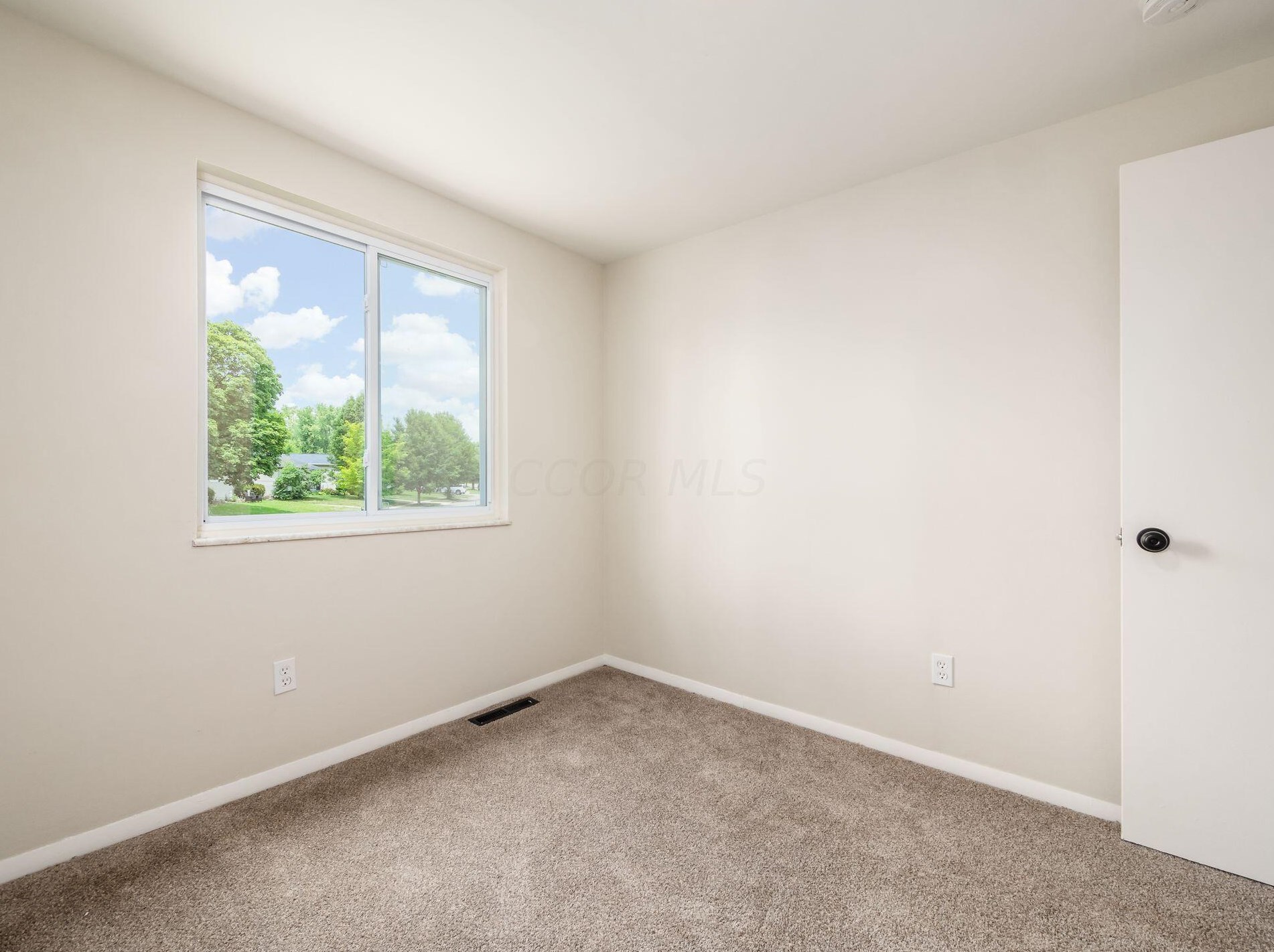 4668 Larkhall Ln, Columbus OH 43229-5818 exterior