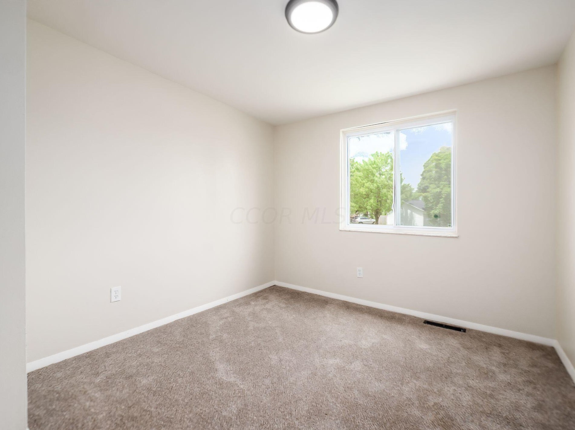 4668 Larkhall Ln, Columbus OH 43229-5818 exterior