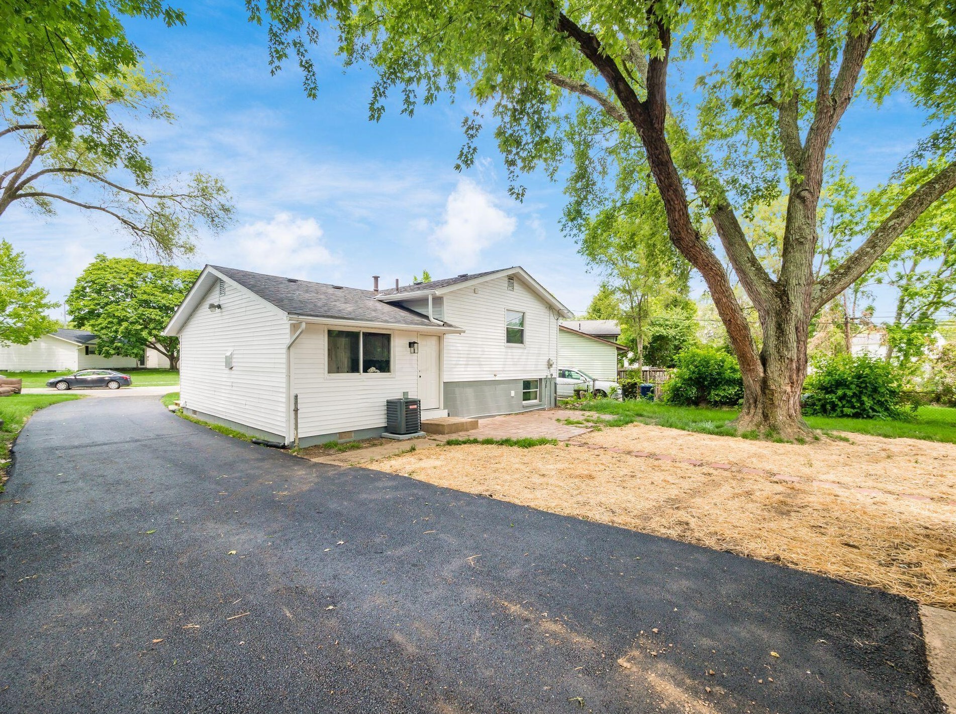 4668 Larkhall Ln, Columbus OH 43229-5818 exterior