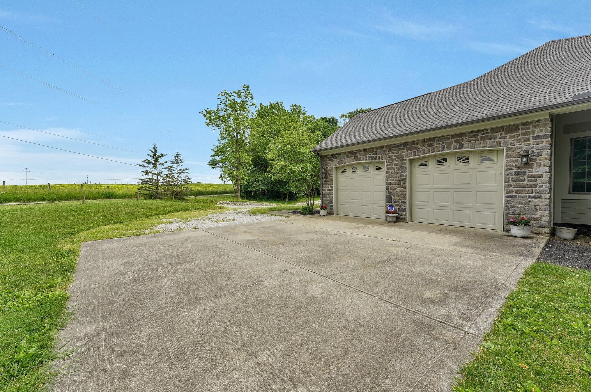 8853 National Rd, Pataskala OH 43062-7617 exterior