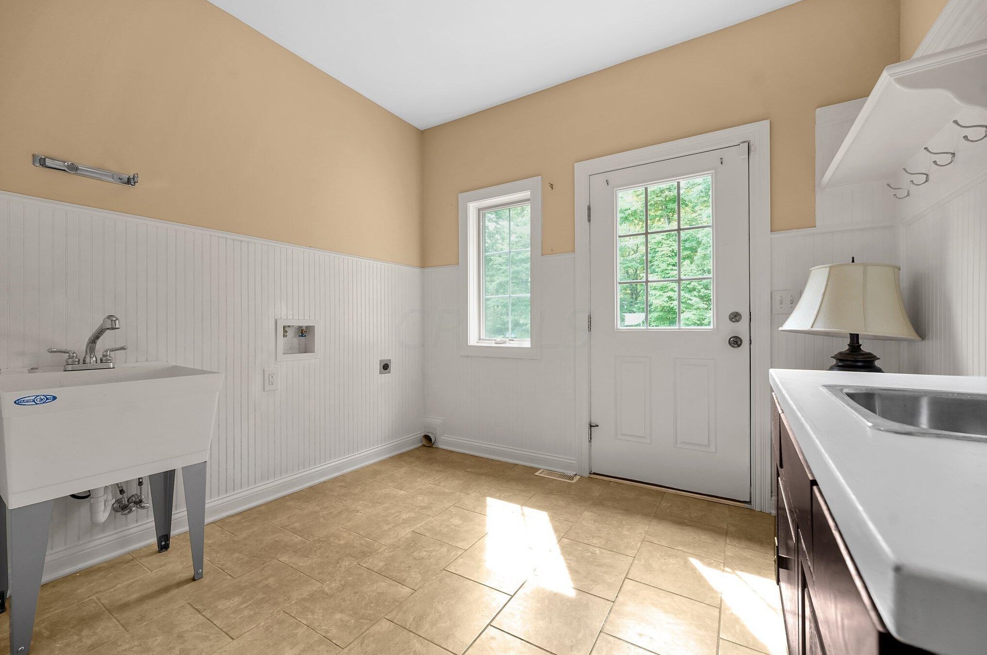 8853 National Rd, Pataskala OH 43062-7617 exterior