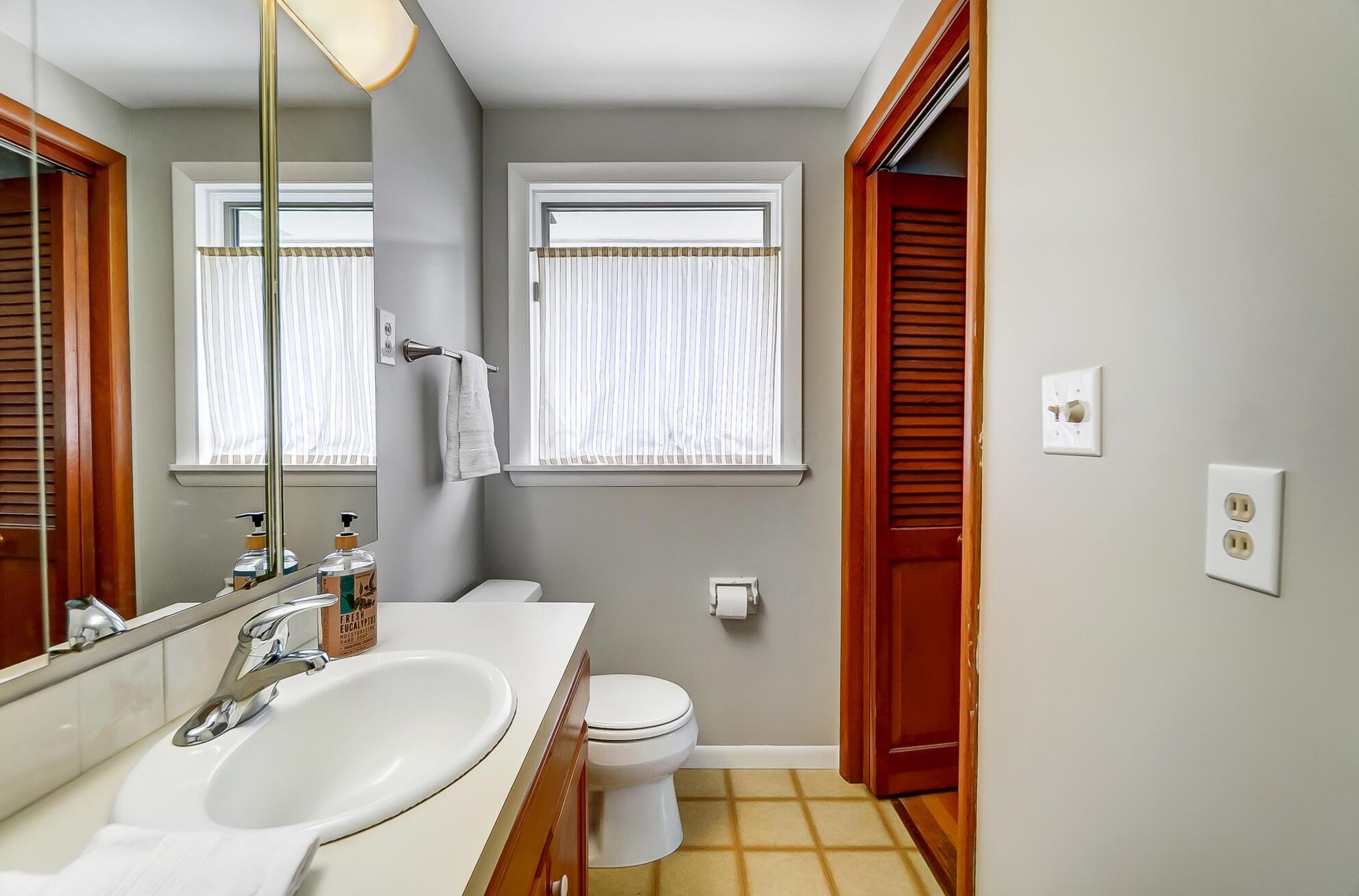 3088 Brandon Rd, Columbus OH 43221-2208 exterior