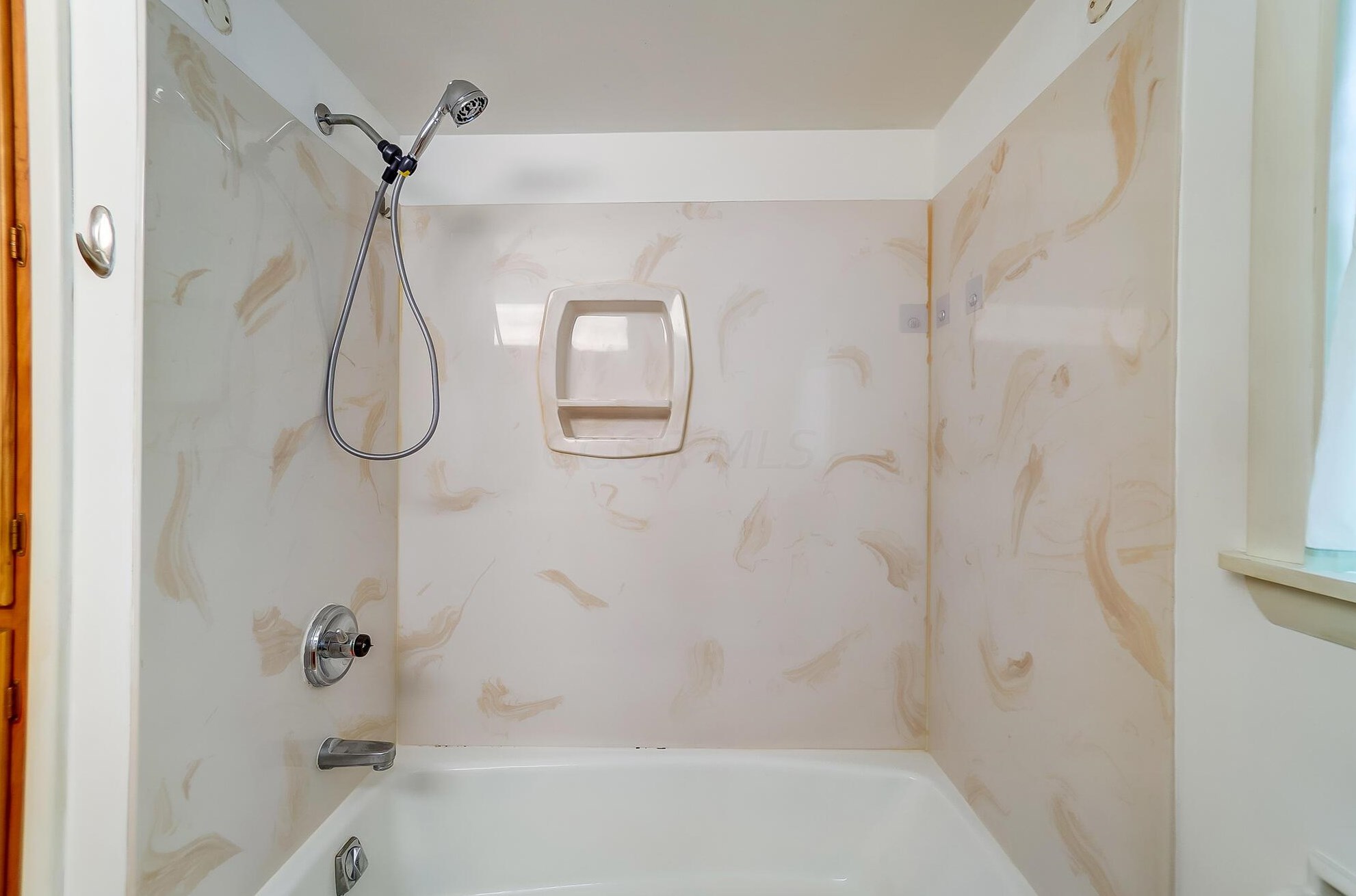 3088 Brandon Rd, Columbus OH 43221-2208 exterior