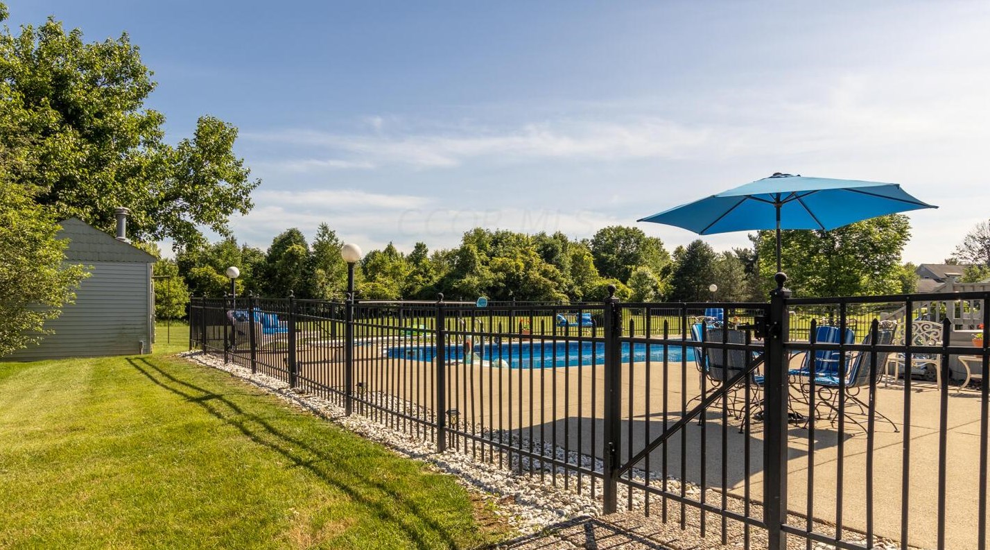 3340 Old Ml Rd, Lancaster OH 43130-9750 exterior