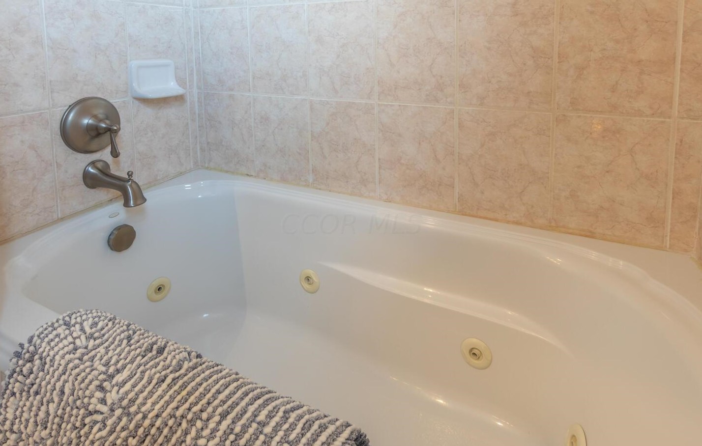 3340 Old Ml Rd, Lancaster OH 43130-9750 exterior